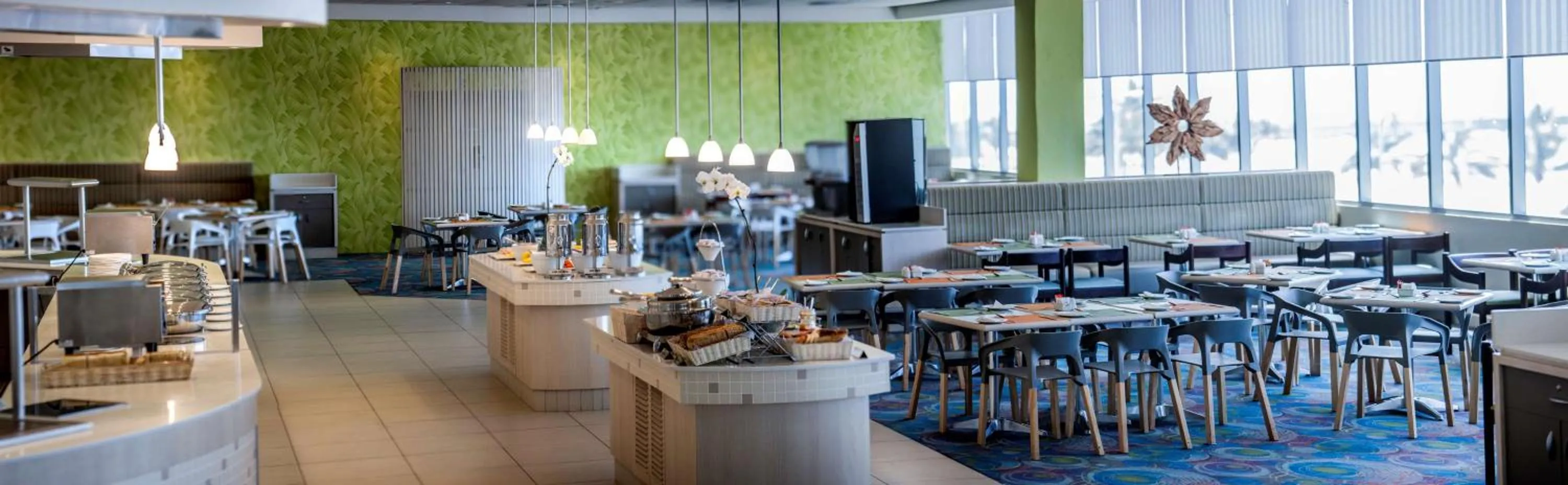 Restaurant/places to eat in Garden Court South Beach