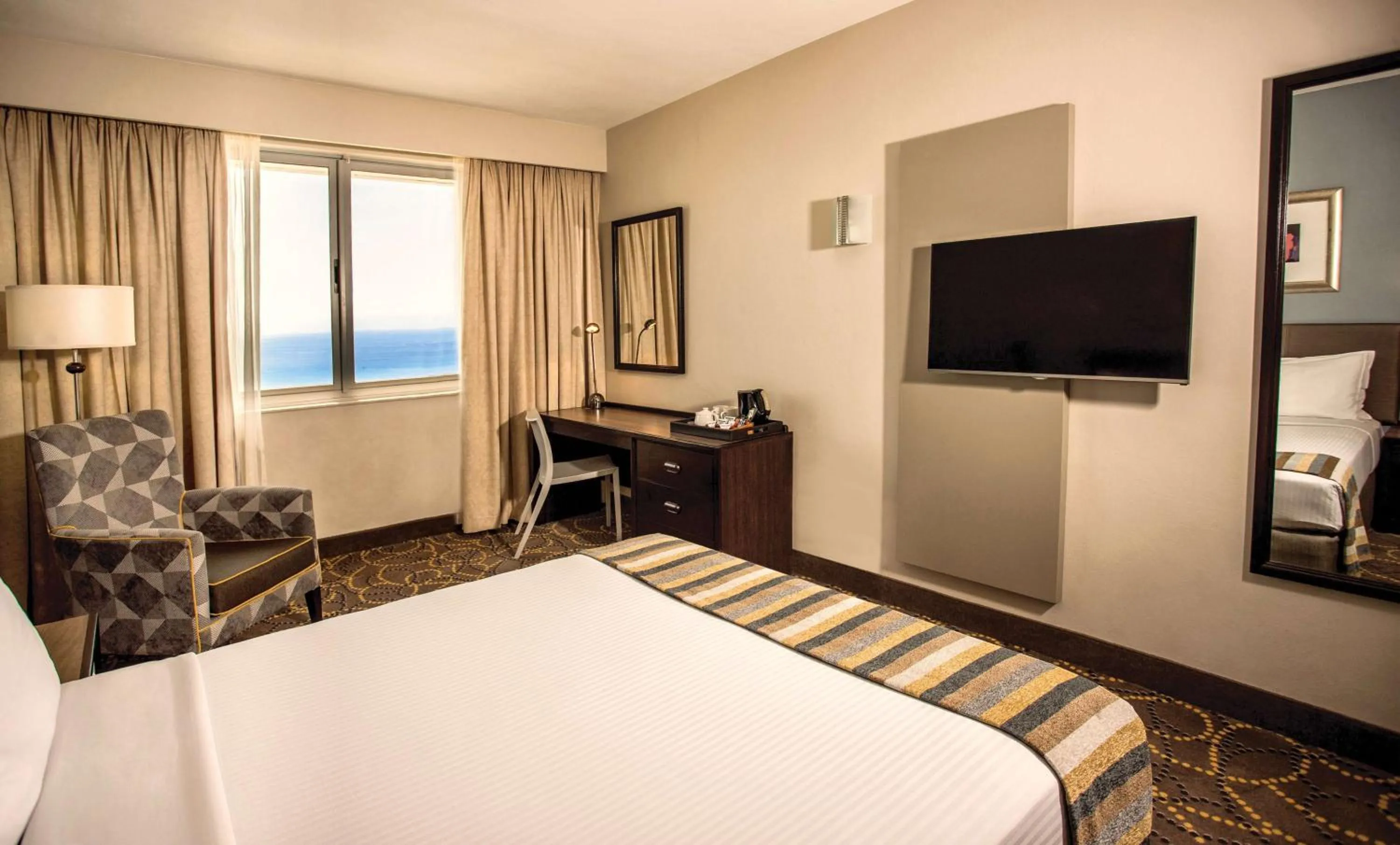 Bedroom, Bed in Garden Court South Beach