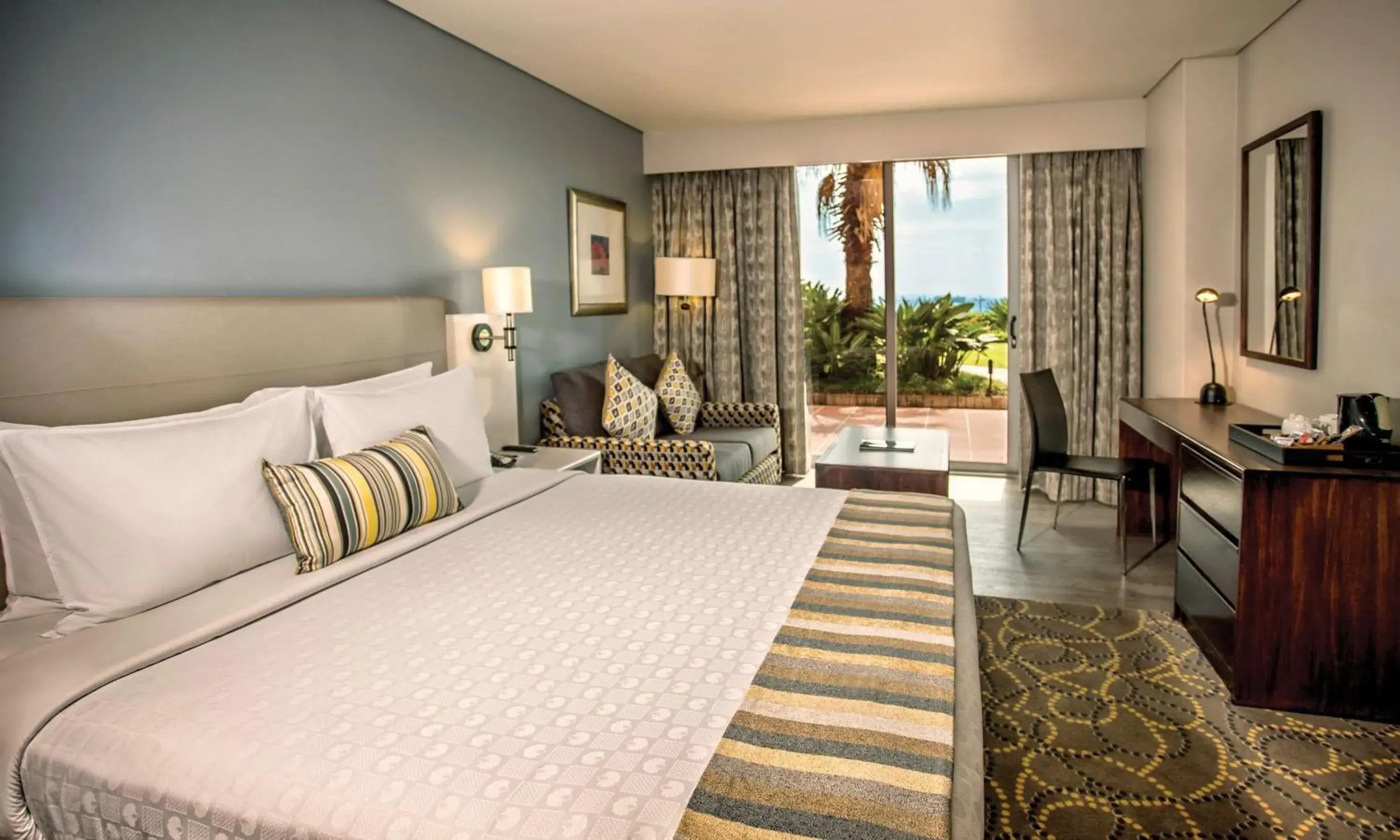 Deluxe Queen Room in Garden Court South Beach Deluxe Queen Room in Garden Court South Beach