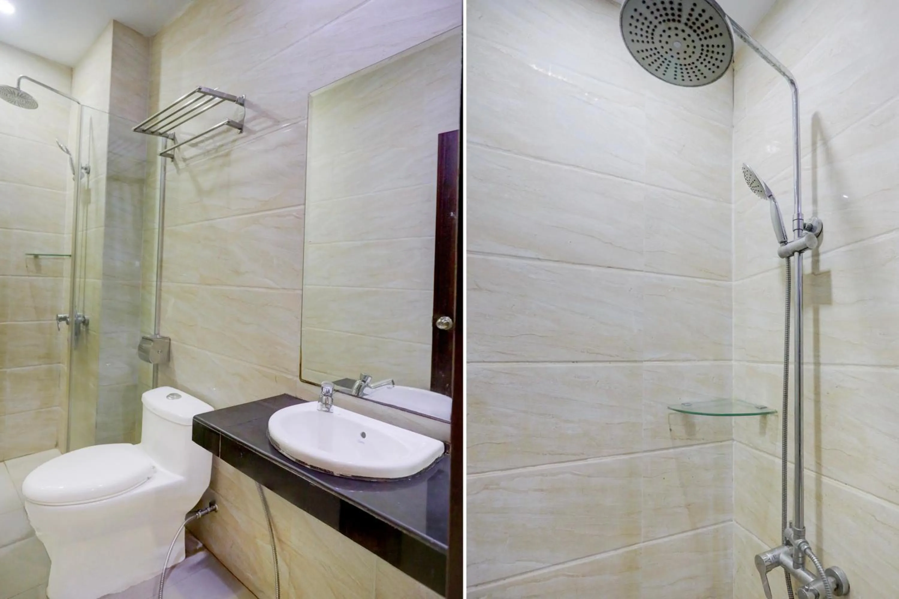 Bathroom in Townhouse Oak Batam near Grand Batam Mall formerly Lucky Star Hotel