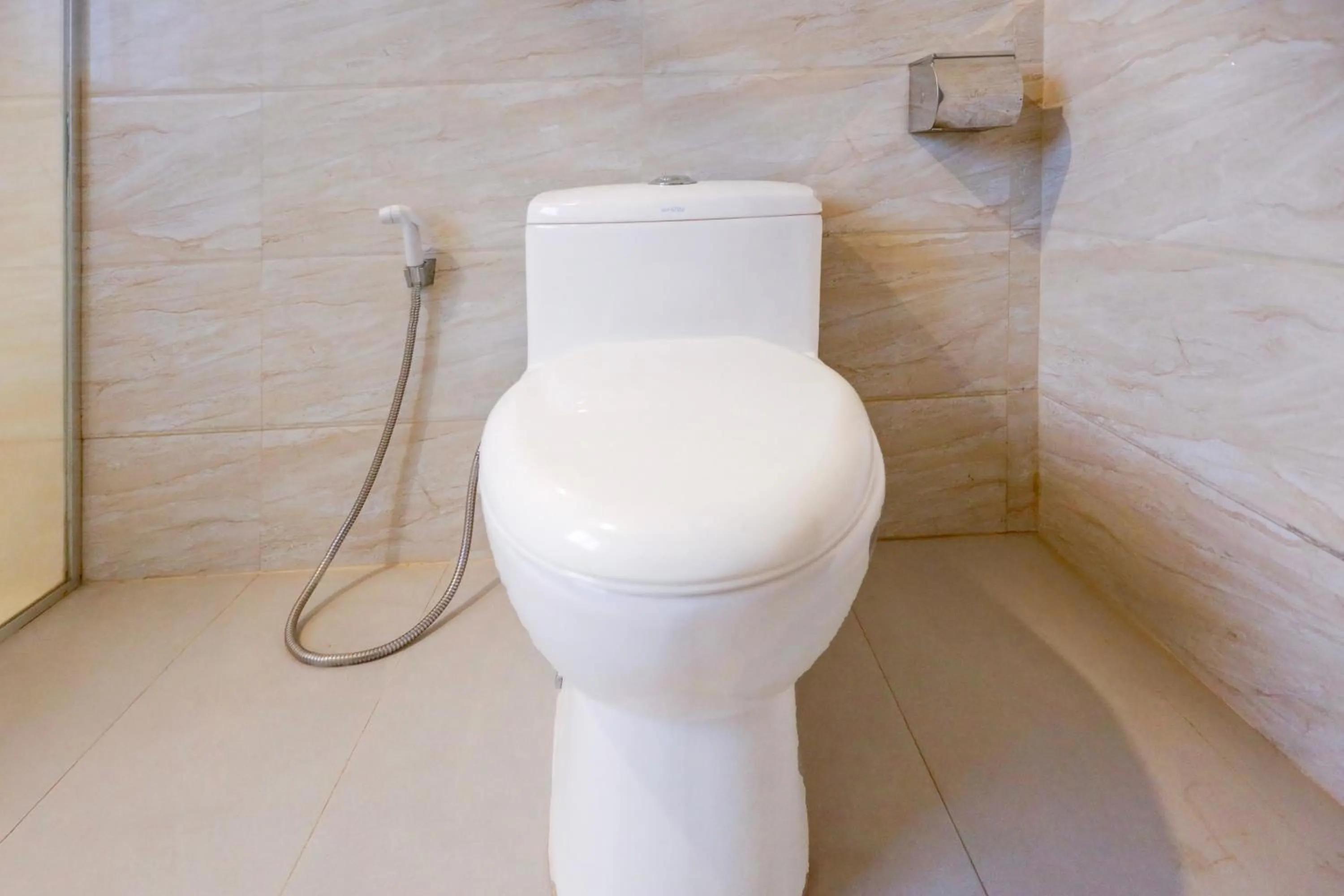 Bathroom in Townhouse Oak Batam near Grand Batam Mall formerly Lucky Star Hotel