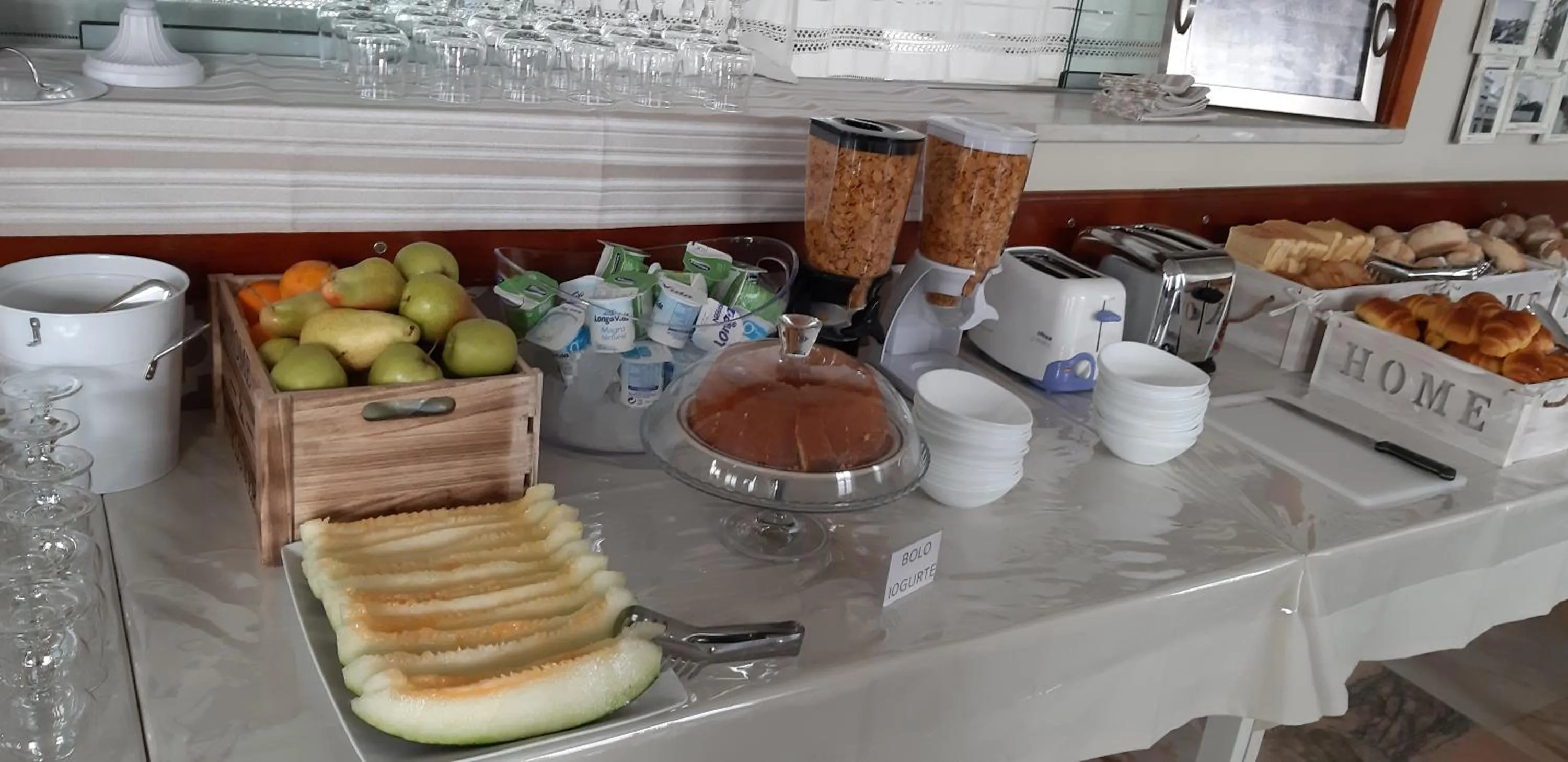 Breakfast in Hotel Vila Esteves