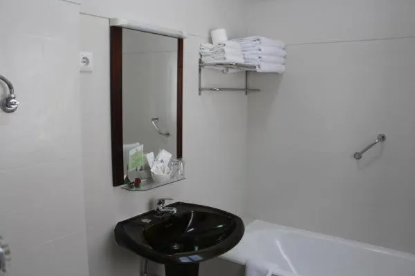 Bathroom in Hotel Vila Esteves