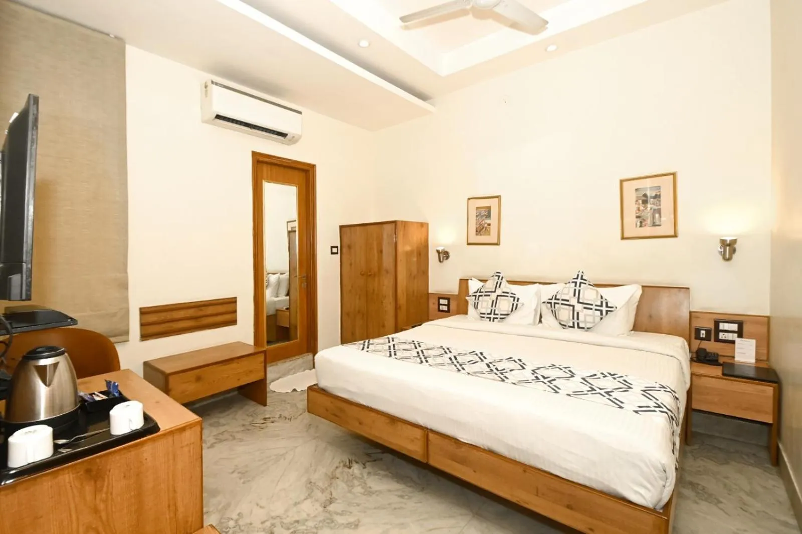 Bedroom, Bed in Hotel Yulia