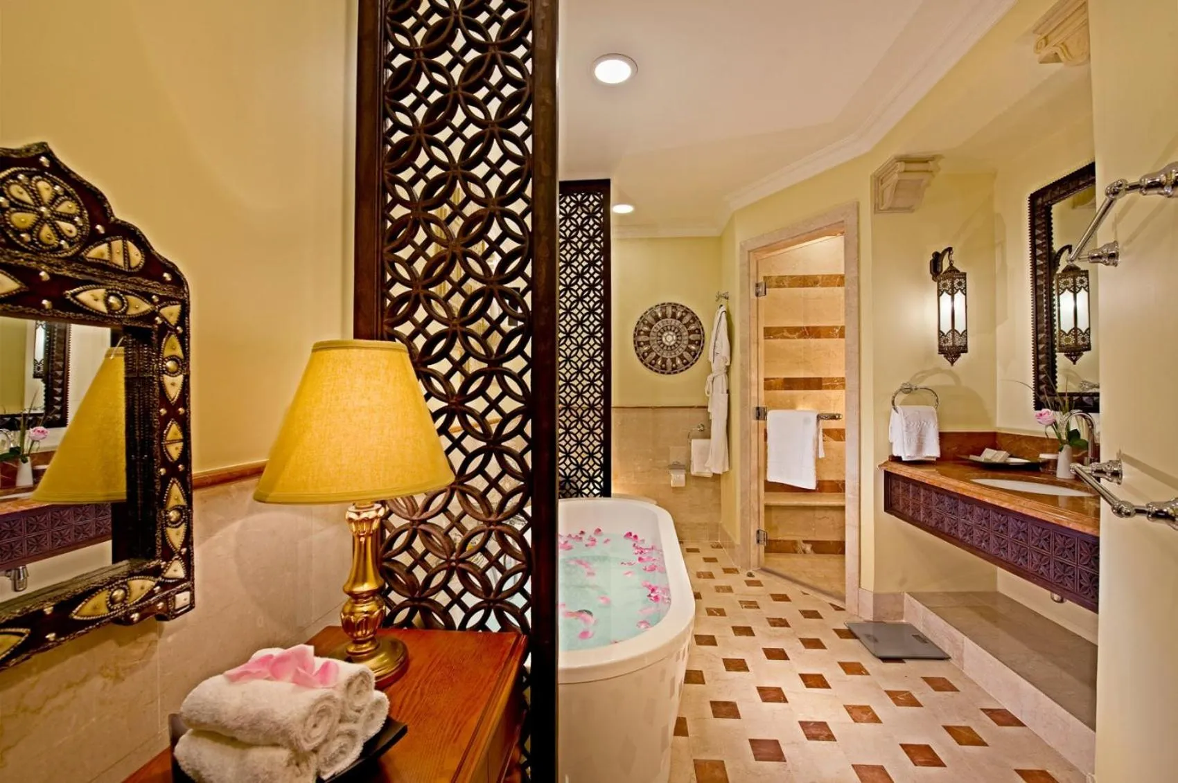 Shower in Djibouti Palace Kempinski