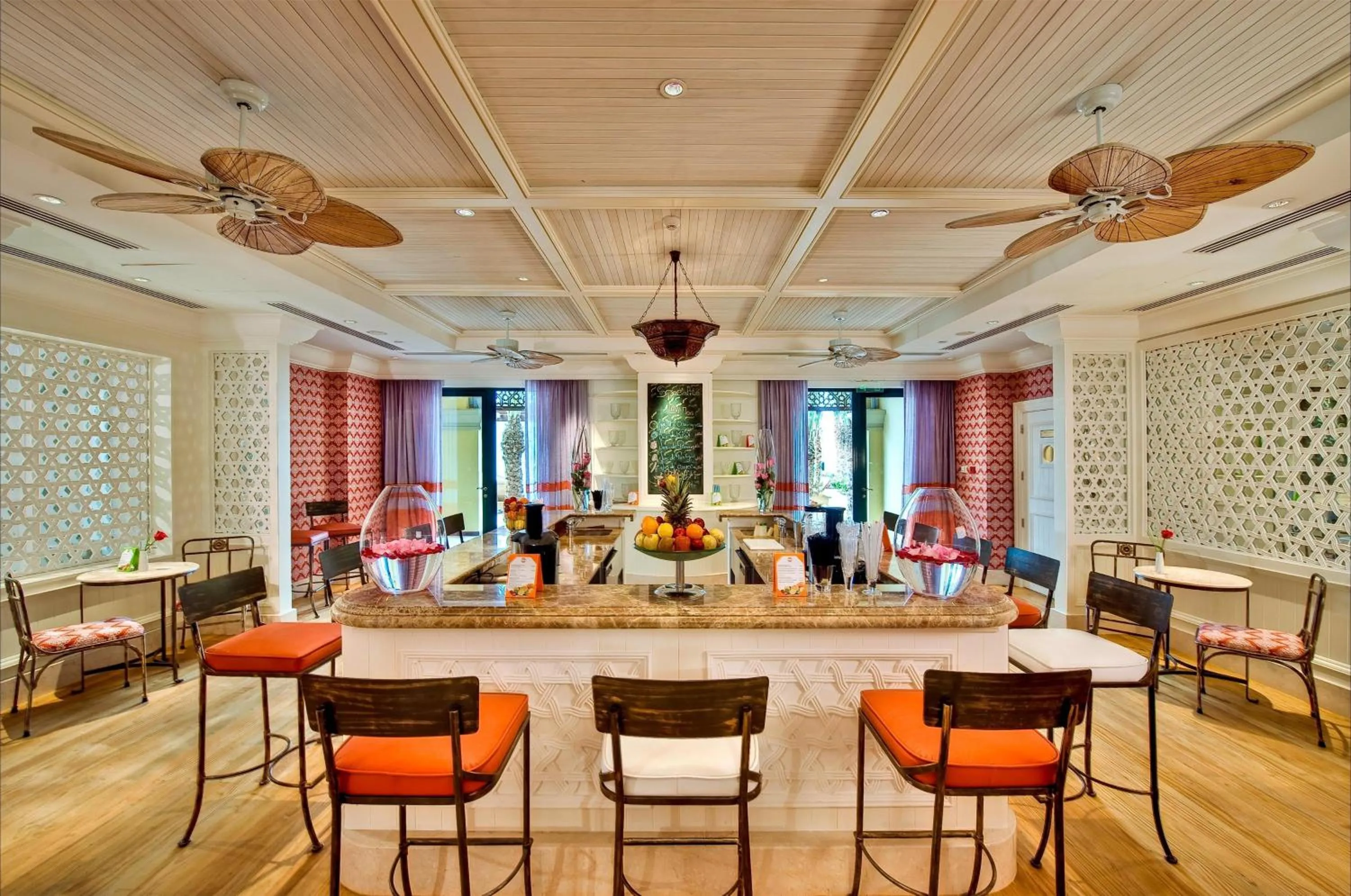 Lounge or bar in Djibouti Palace Kempinski