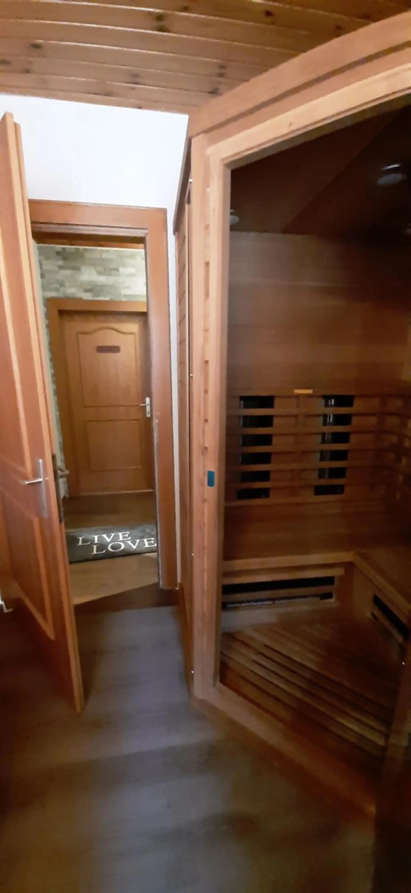 Photo of the whole room in Haus Sieben - Singer Lydia