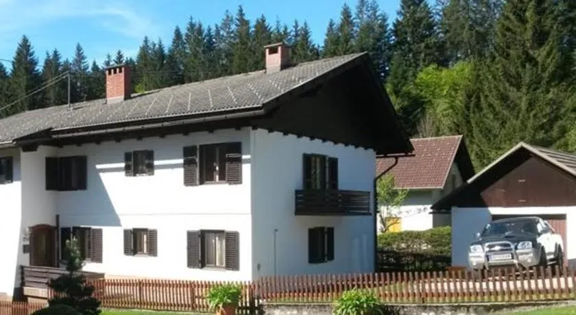 Property building in Haus Sieben - Singer Lydia
