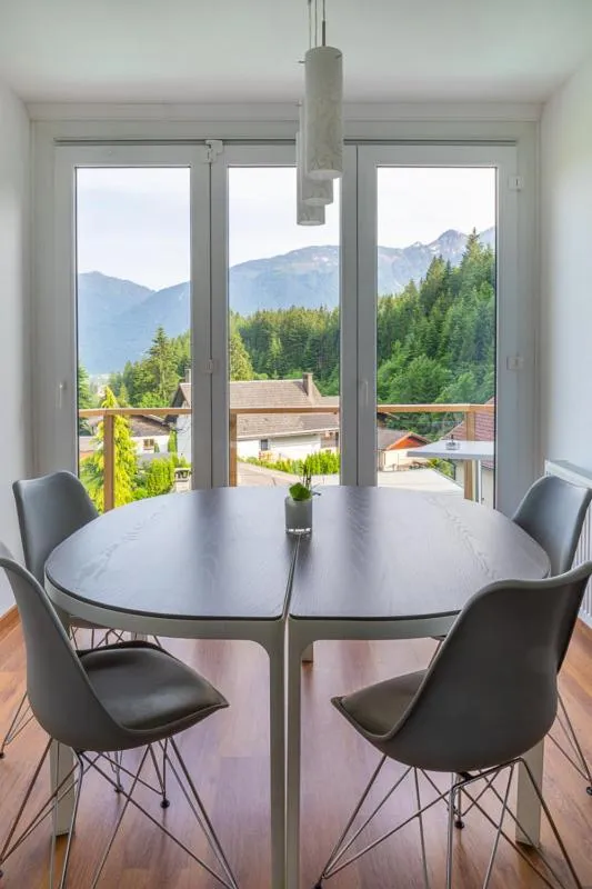 Dining area in Haus Sieben - Singer Lydia