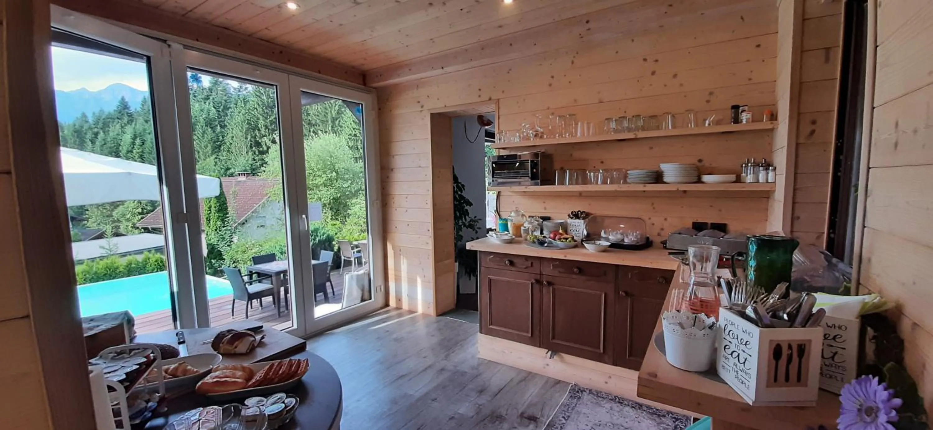 Haus Sieben - Singer Lydia