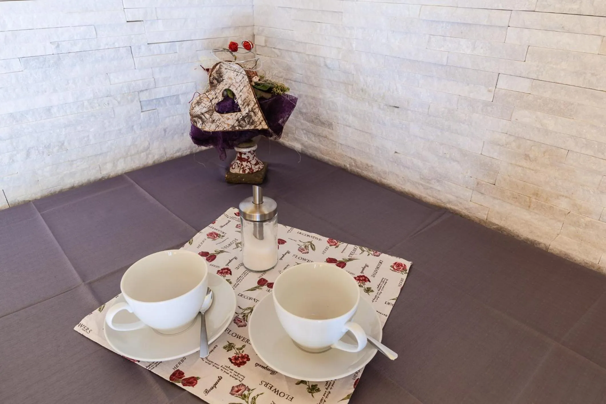 Decorative detail in Haus Sieben - Singer Lydia