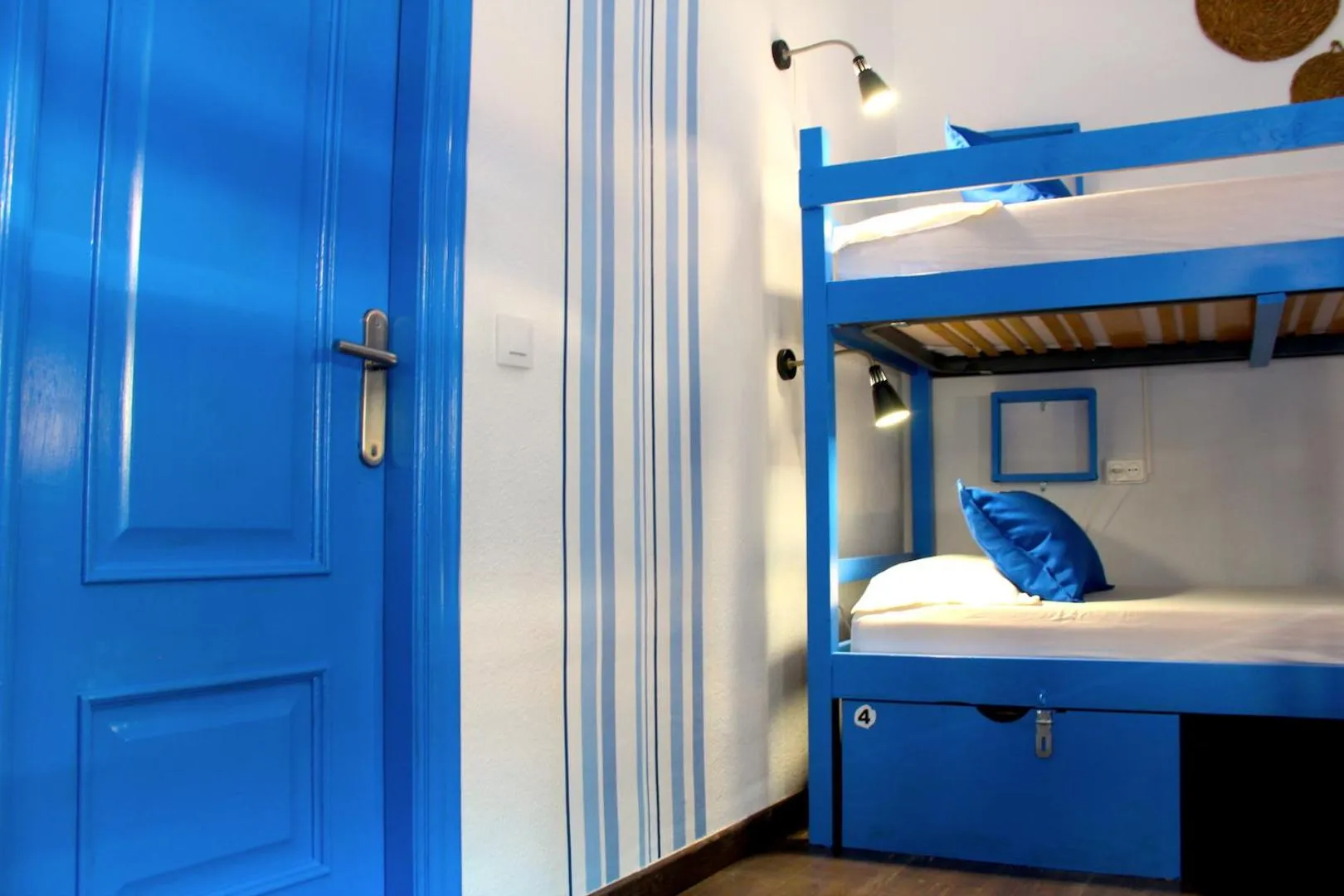 Bathroom, Bed in Oasis Backpackers' Toledo