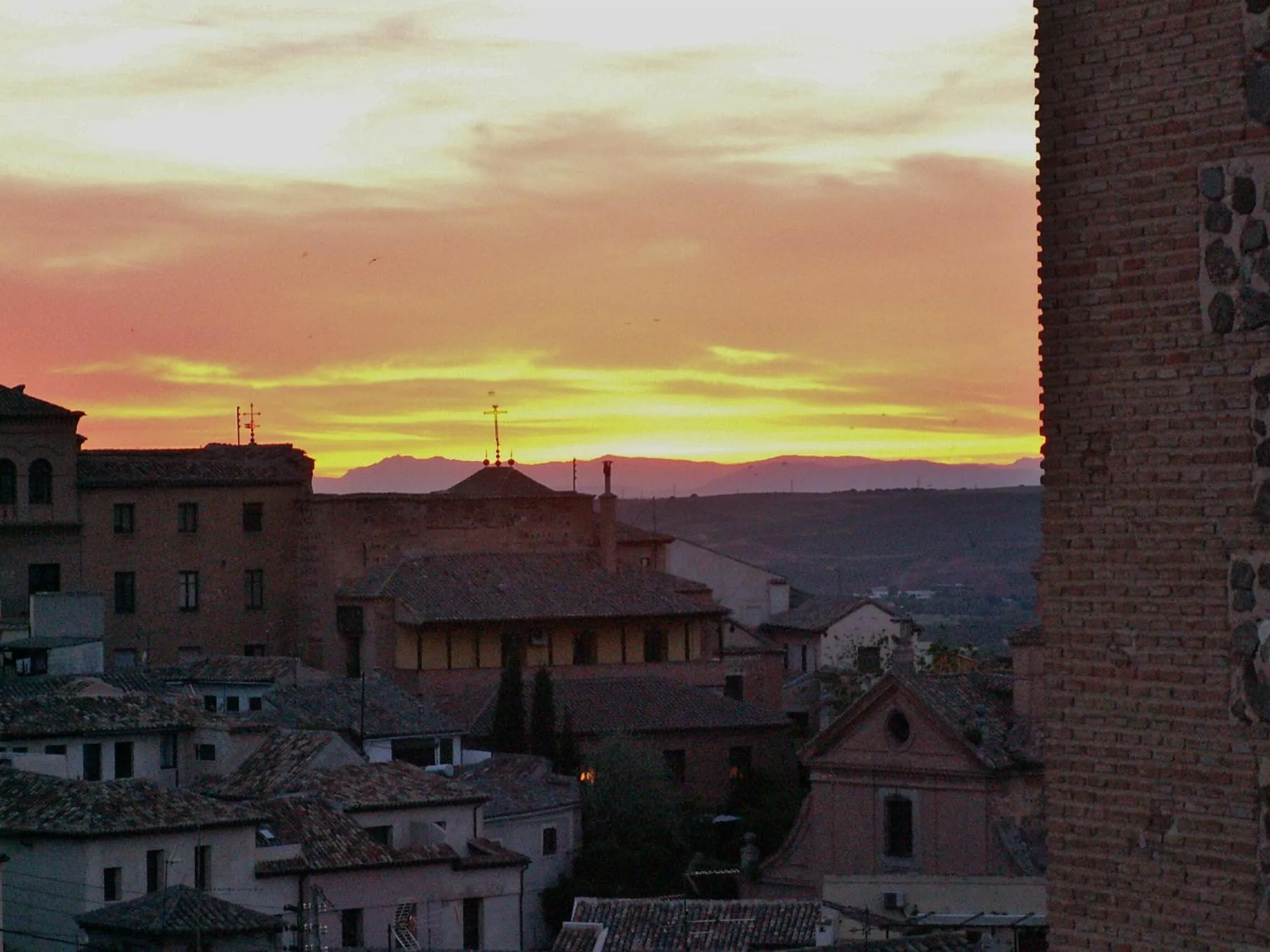 City view in Oasis Backpackers' Toledo