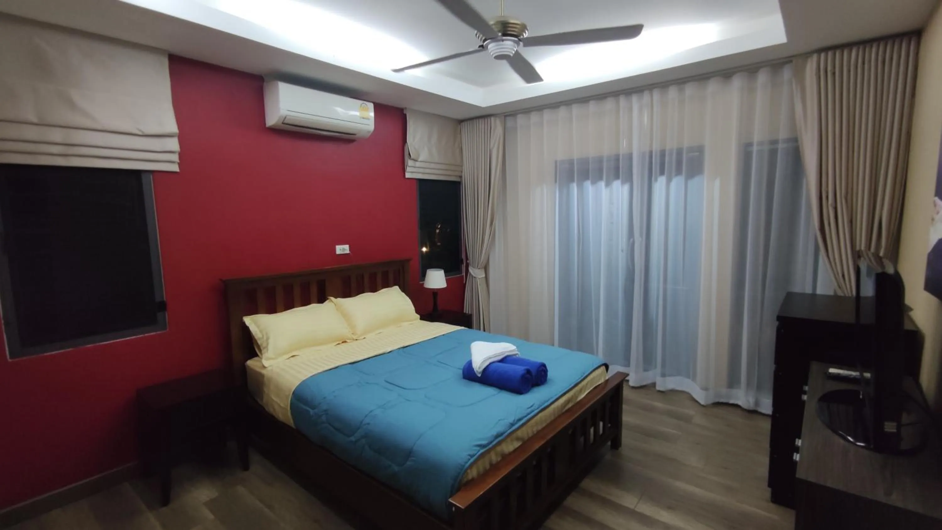 Bedroom, Bed in Villa Whitney