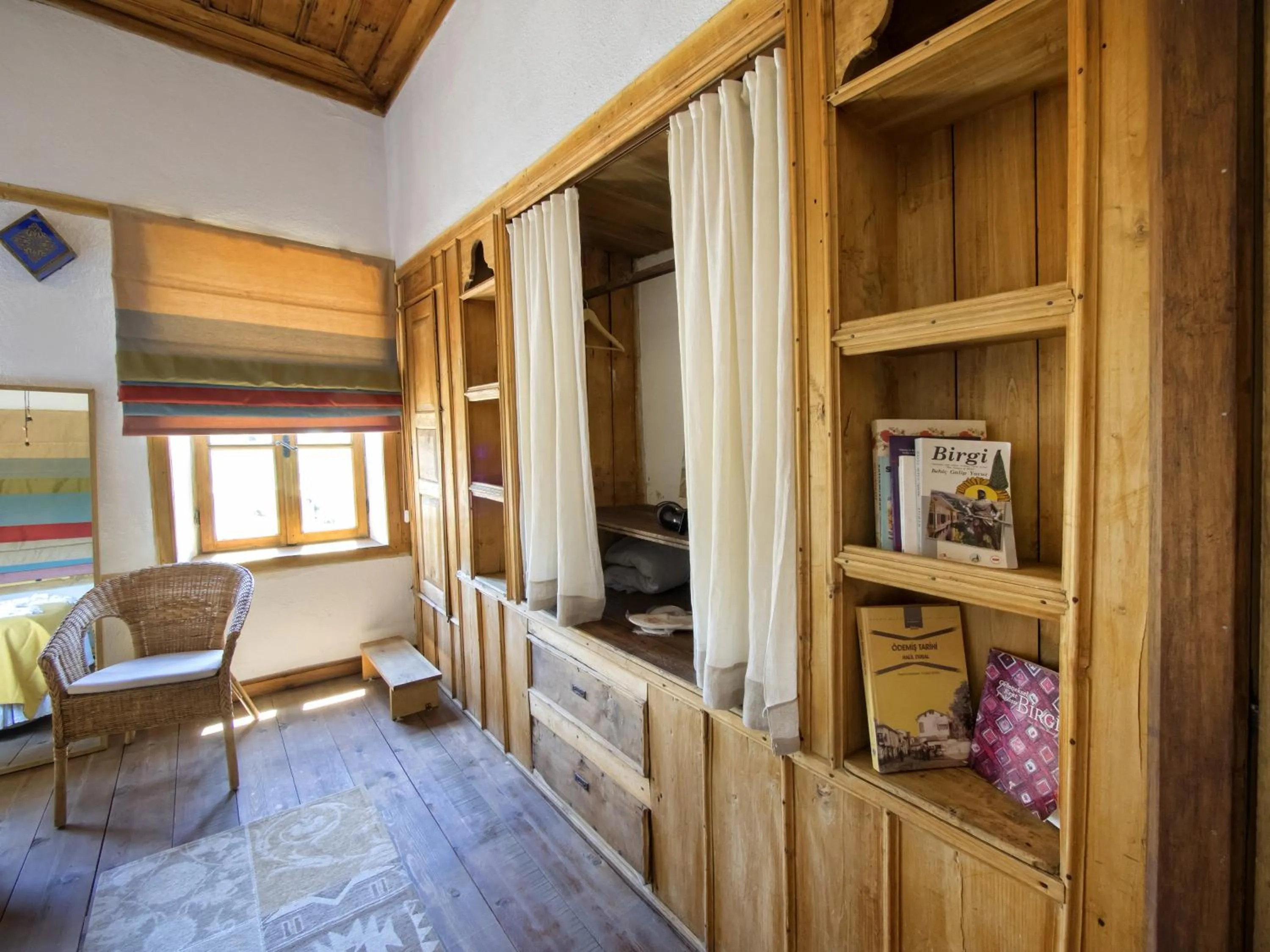 Photo of the whole room in Birgi Hotel Saliha Hanim Tas Konak