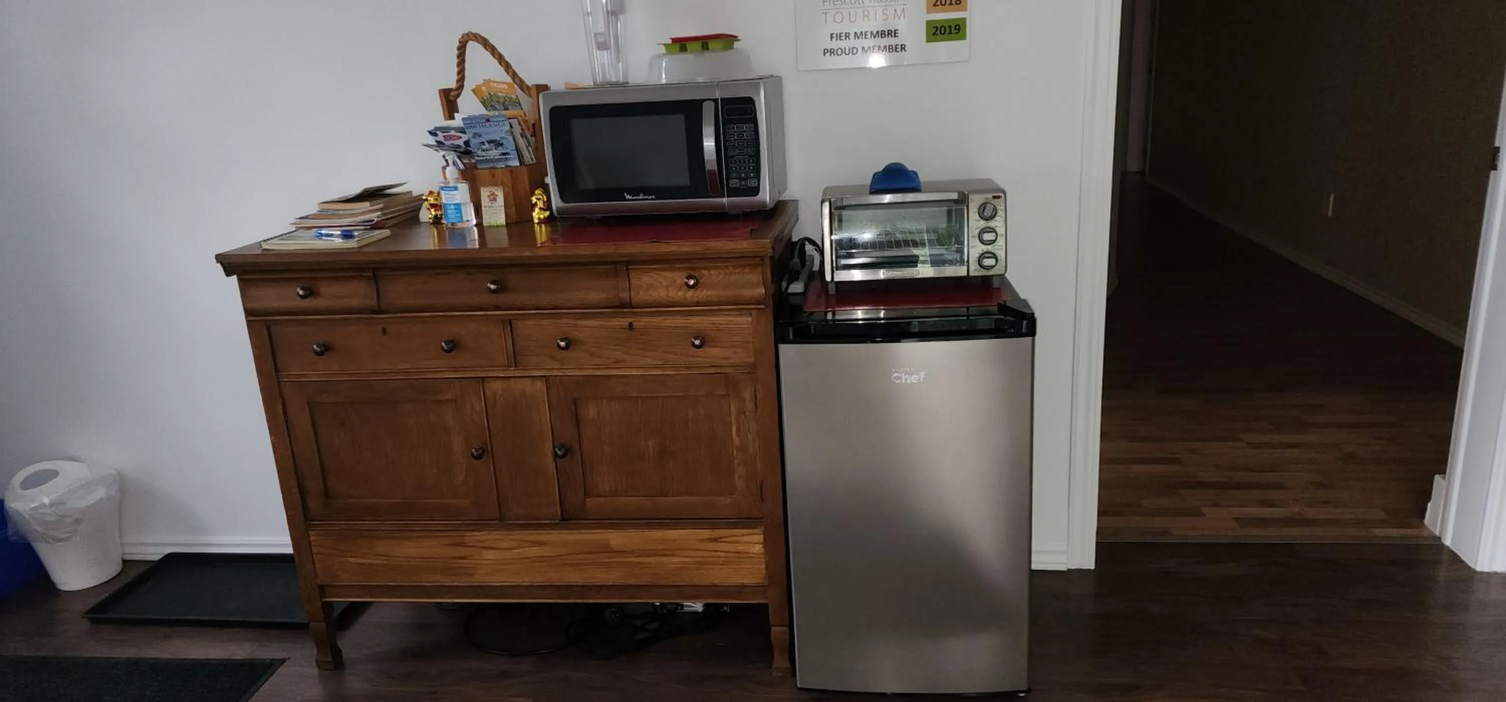 Dining area in Cedar Drive Inn
