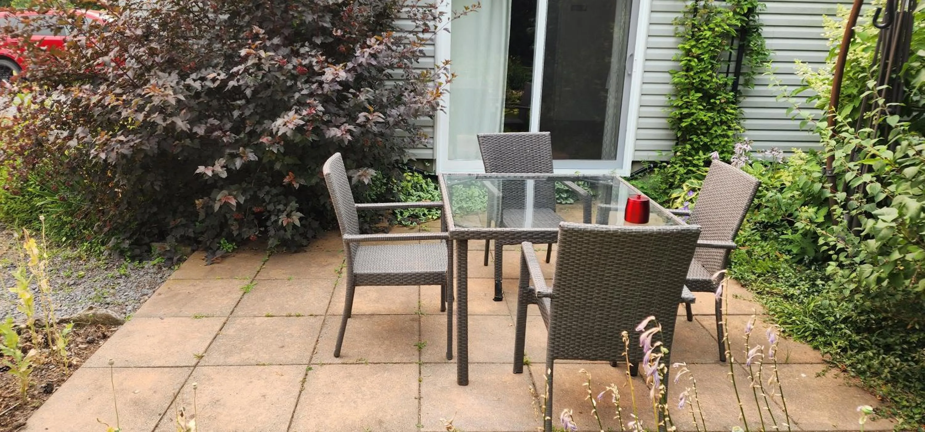 Patio in Cedar Drive Inn