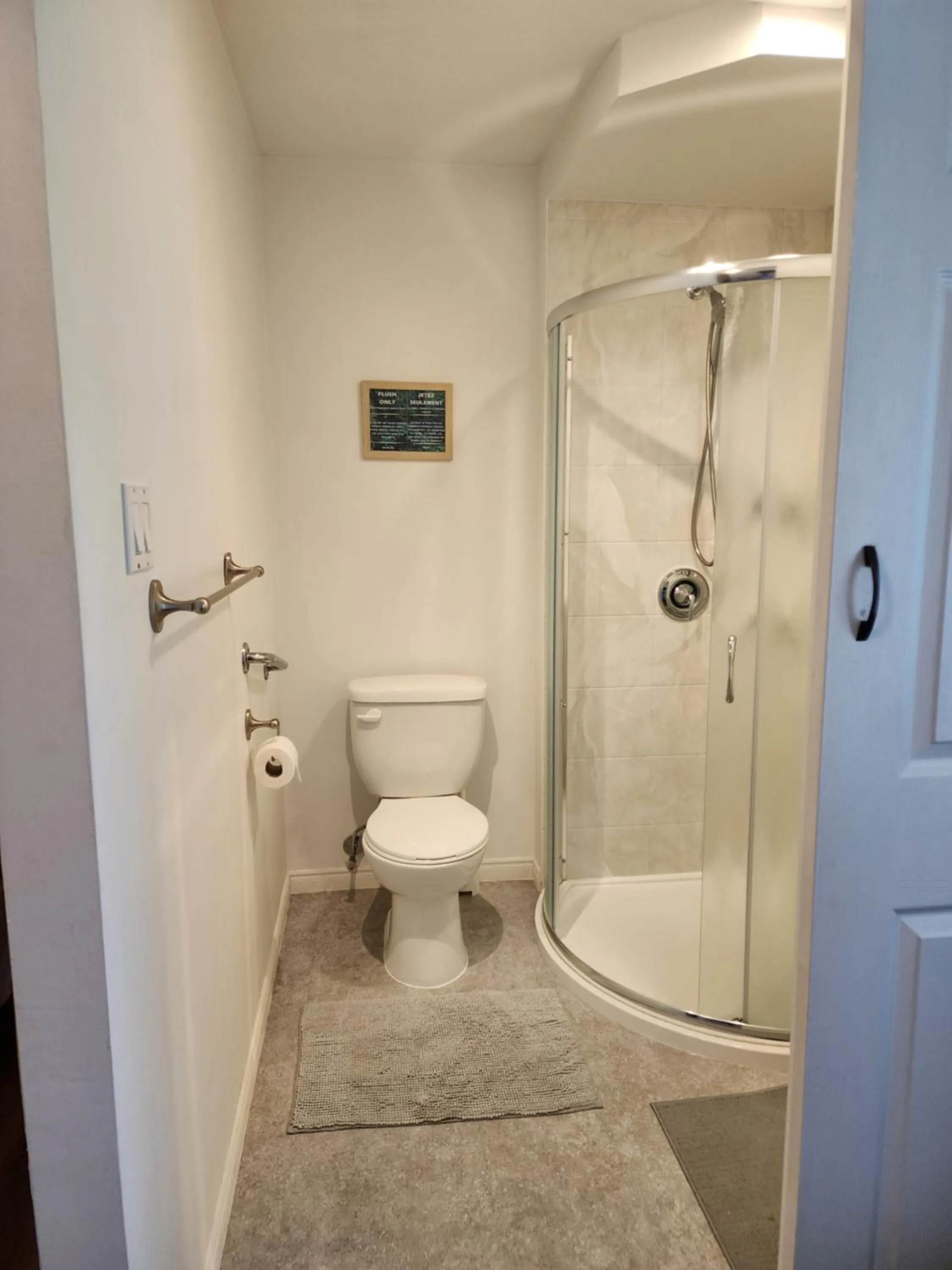 Bathroom in Cedar Drive Inn