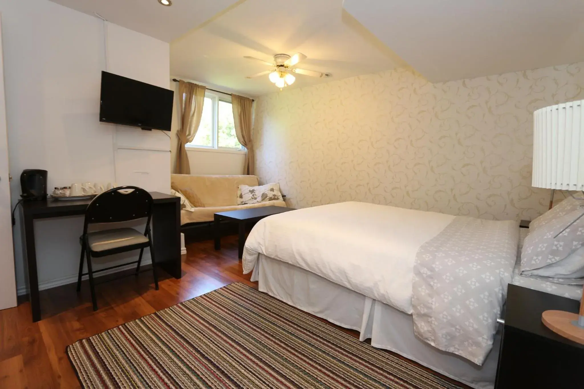 Standard Family Room - single occupancy in Cedar Drive Inn Standard Family Room - single occupancy in Cedar Drive Inn