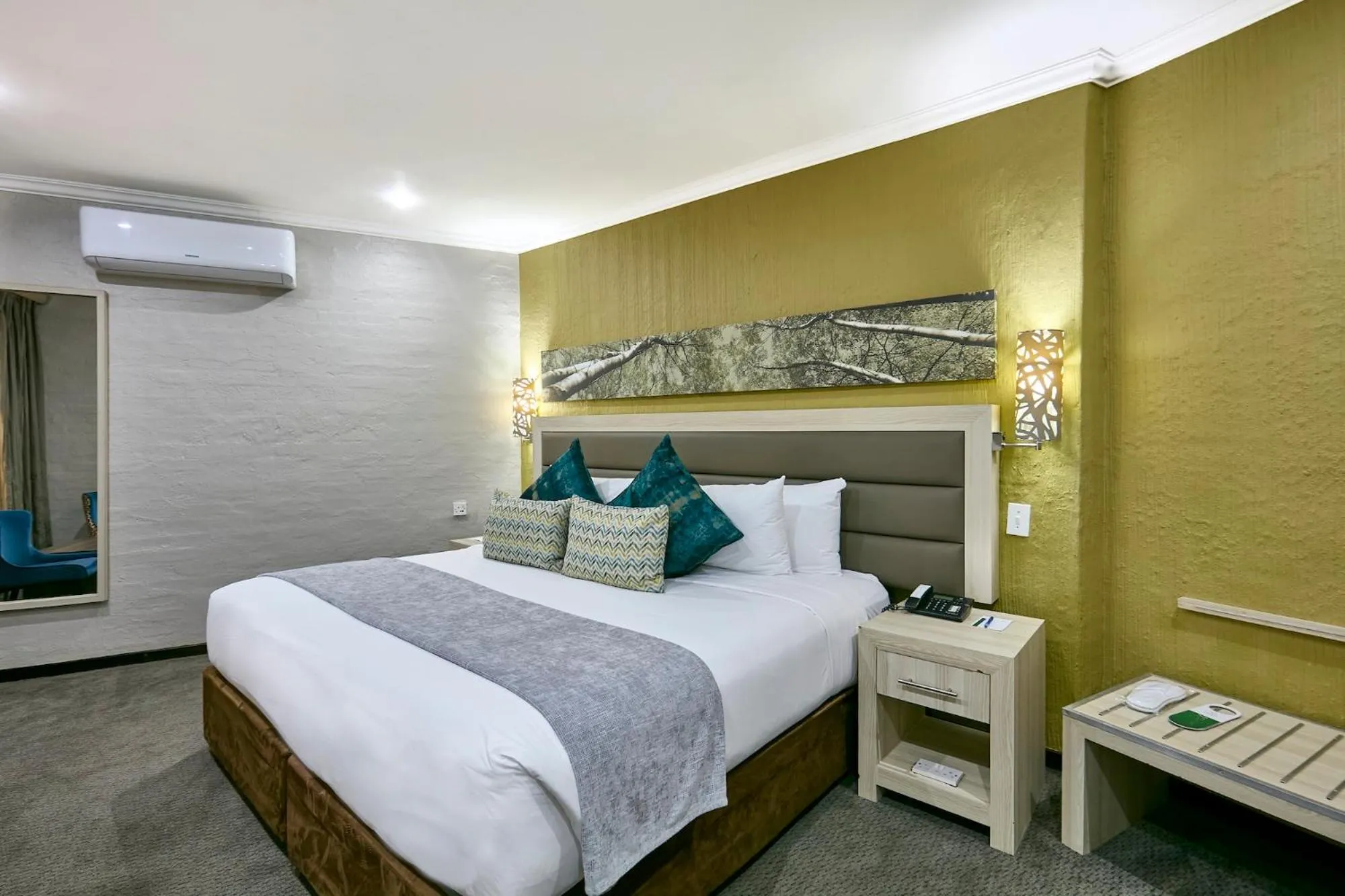 Bed in Cresta Marang Gardens Hotel