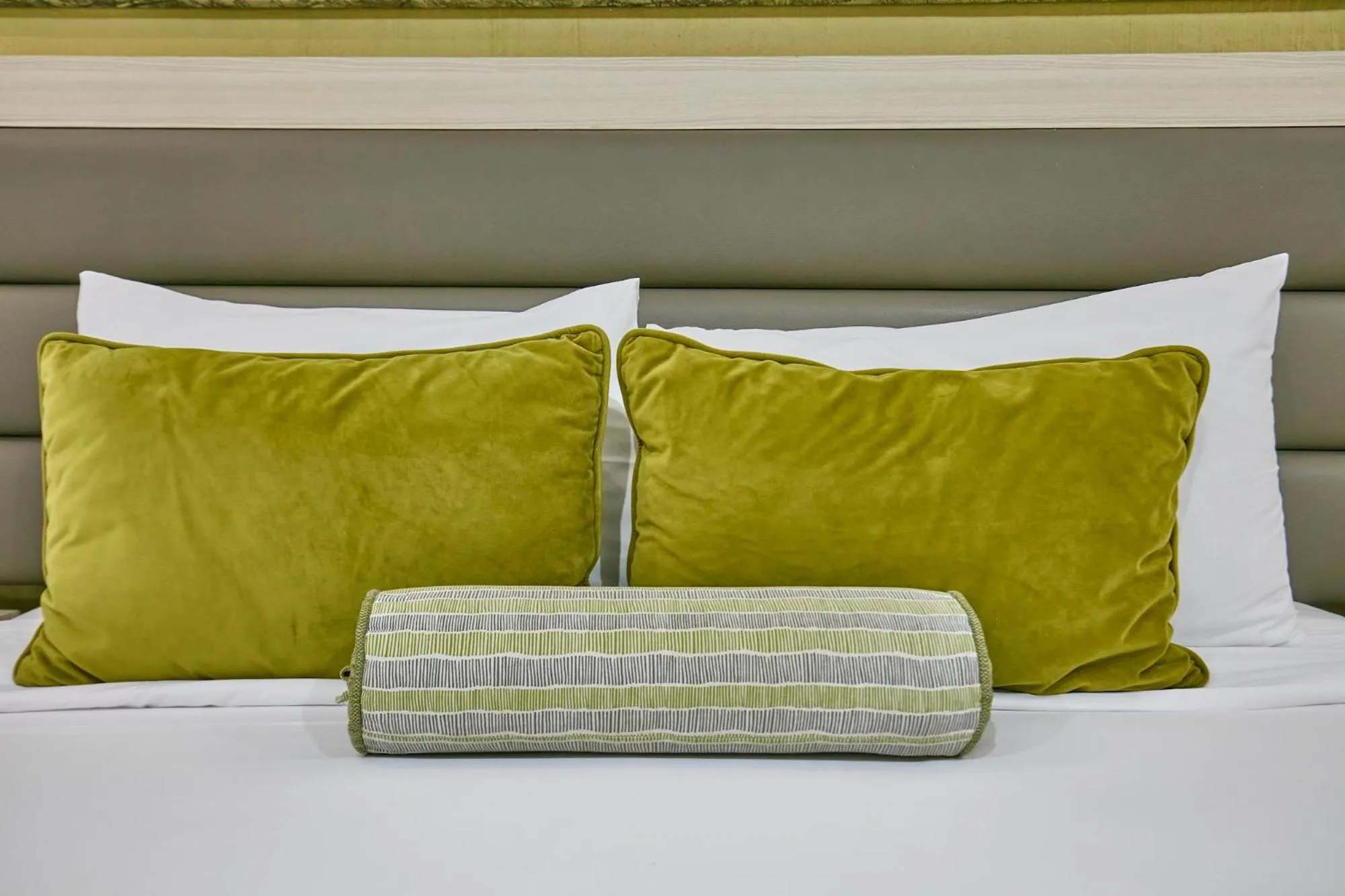 Bedroom, Bed in Cresta Marang Gardens Hotel