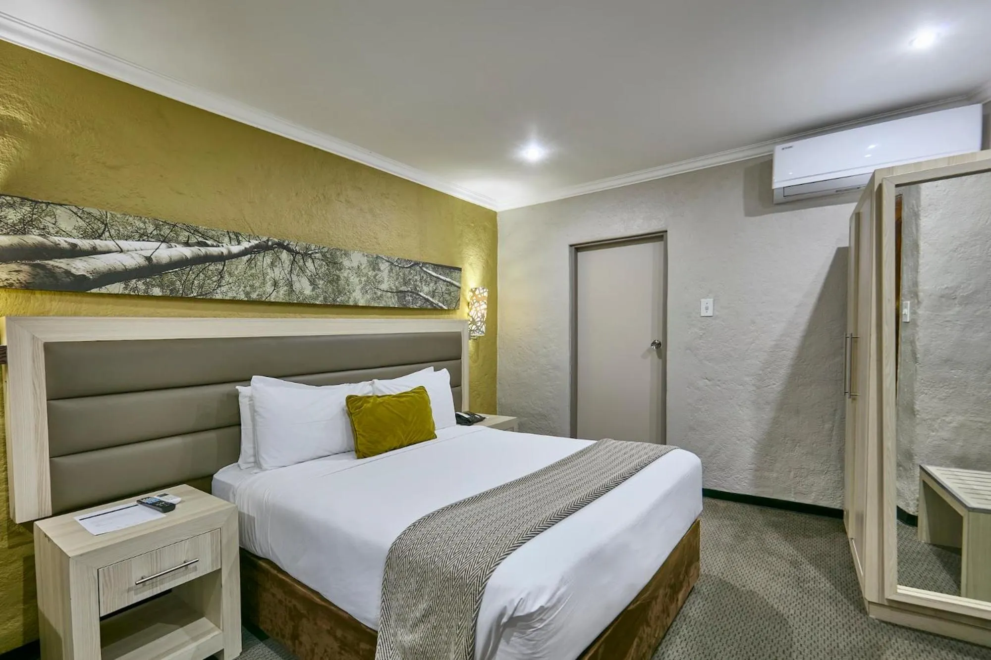 Photo of the whole room, Bed in Cresta Marang Gardens Hotel