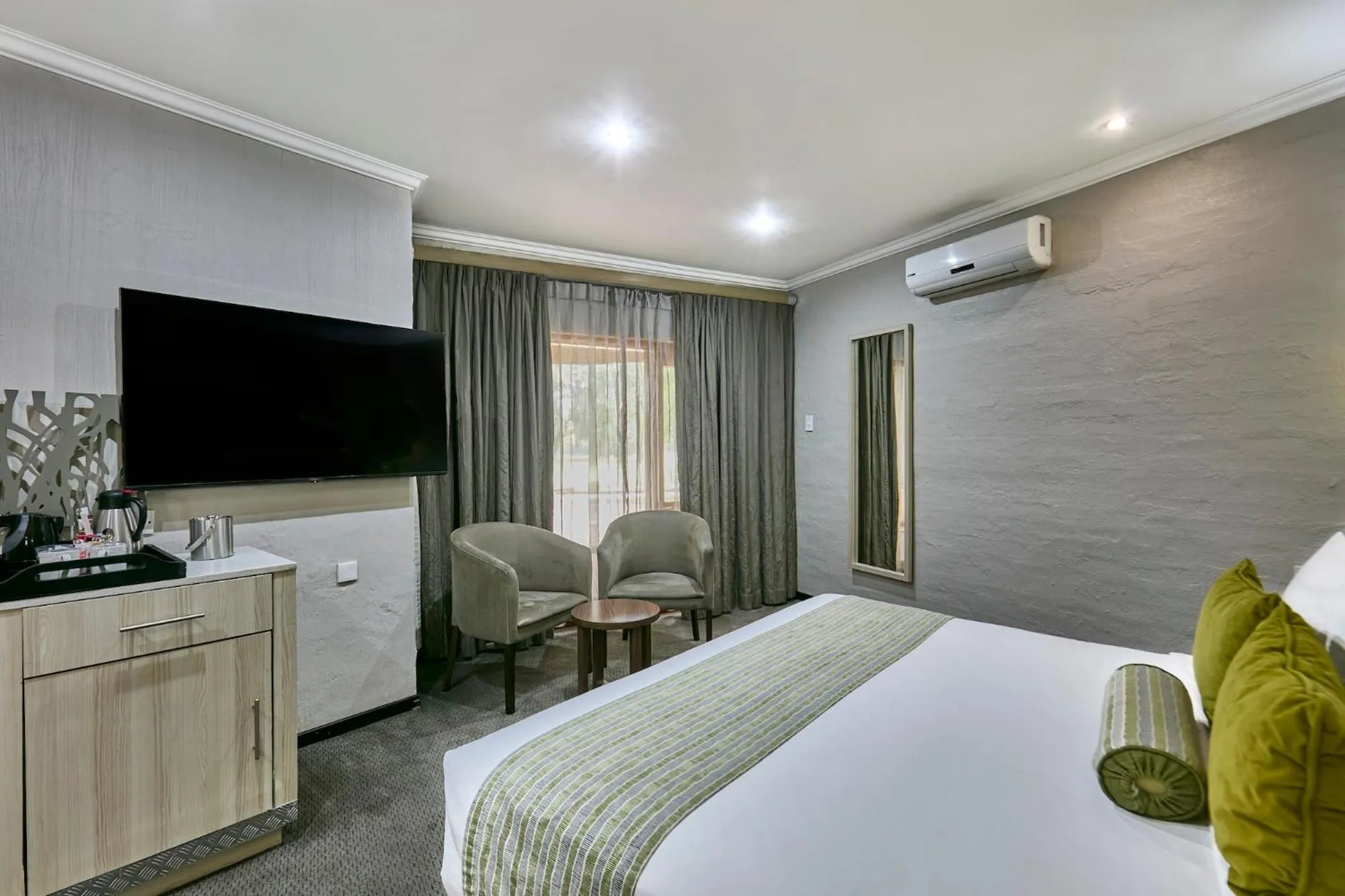 Bed in Cresta Marang Gardens Hotel