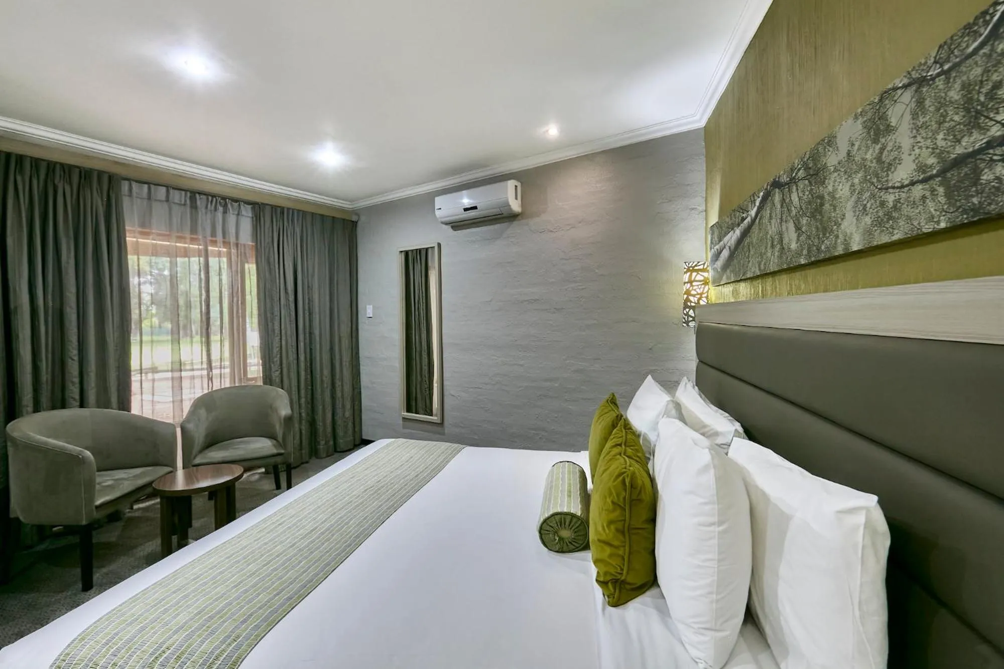 Bed in Cresta Marang Gardens Hotel