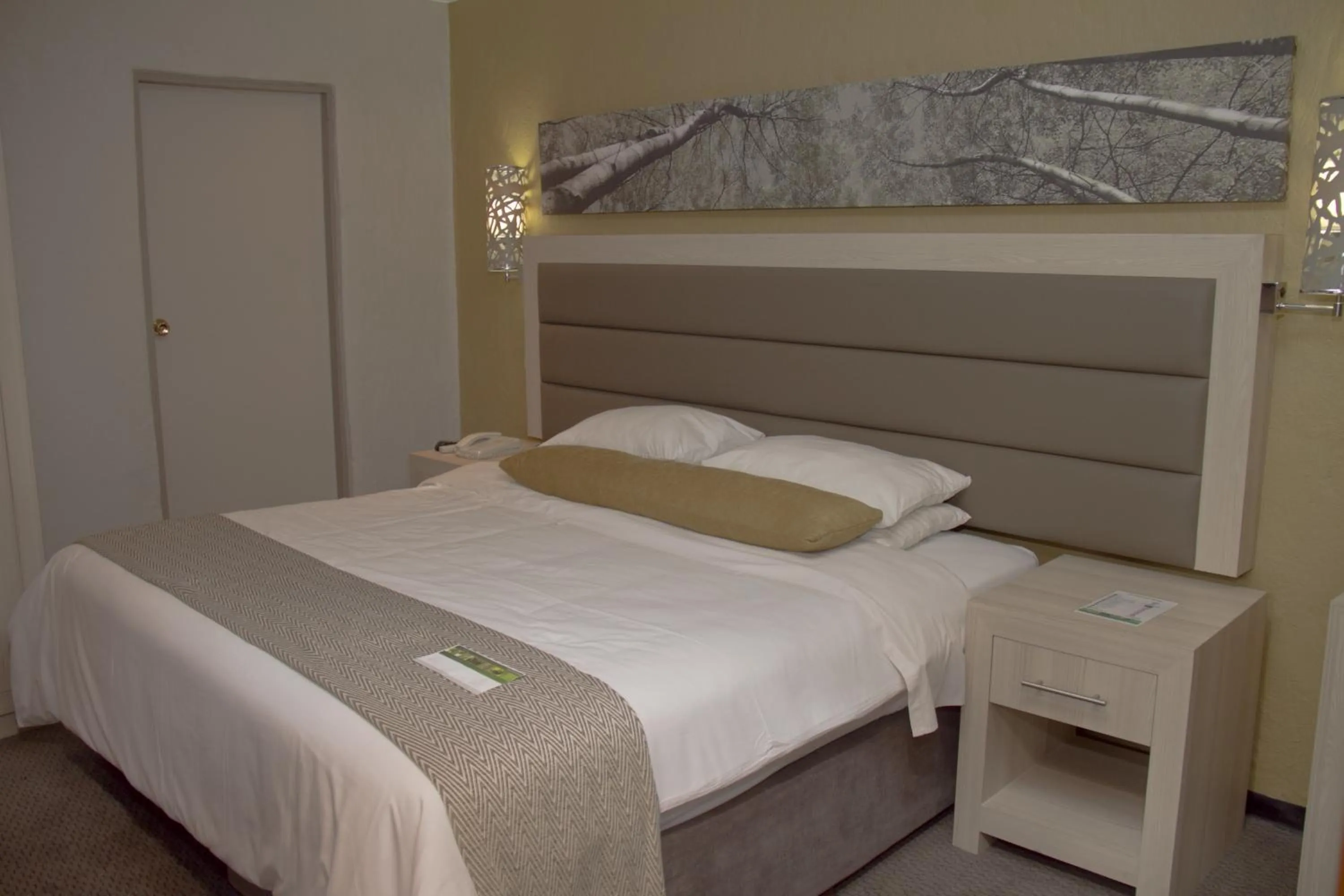 Bed in Cresta Marang Gardens Hotel