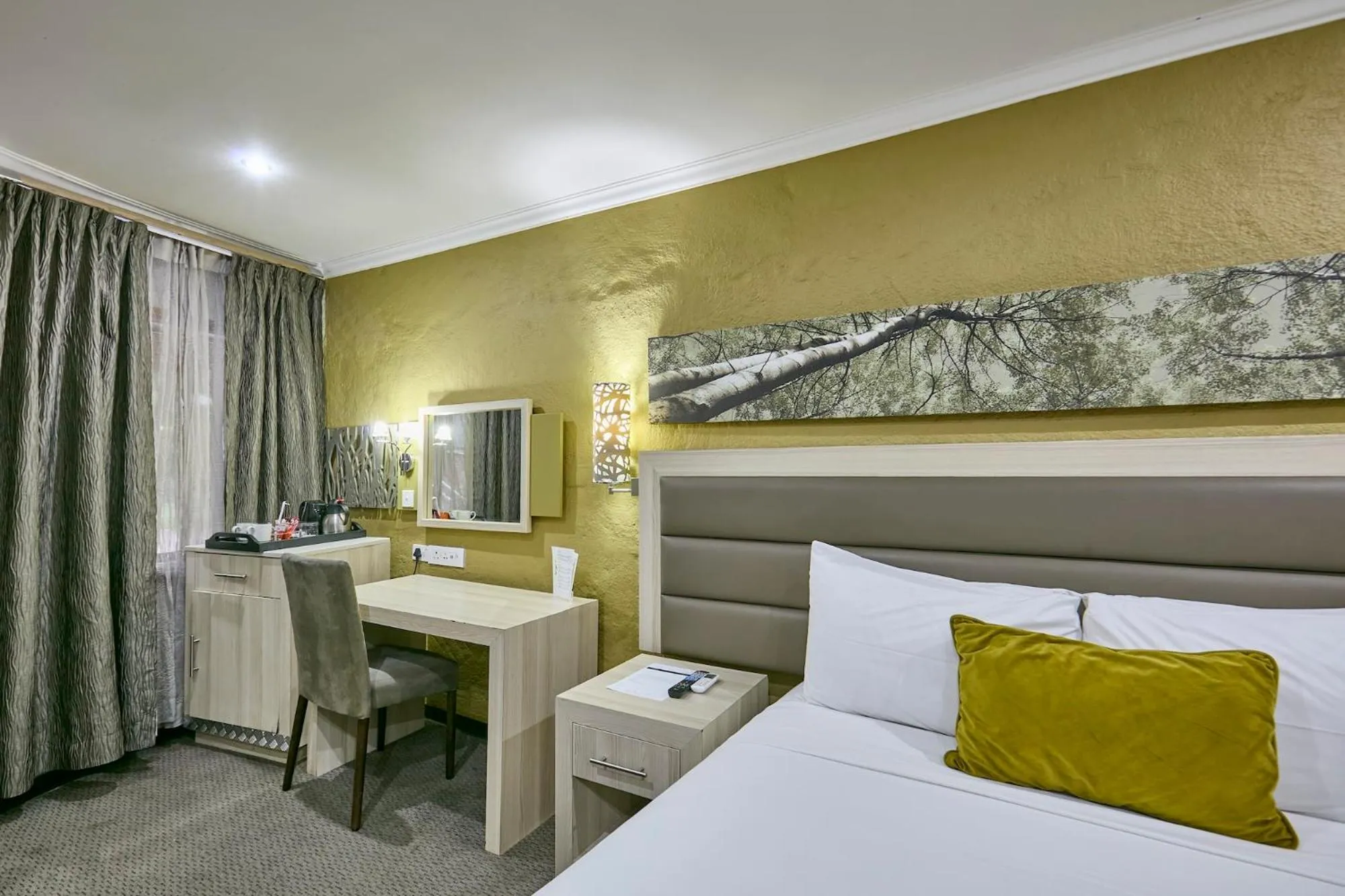 Bed in Cresta Marang Gardens Hotel