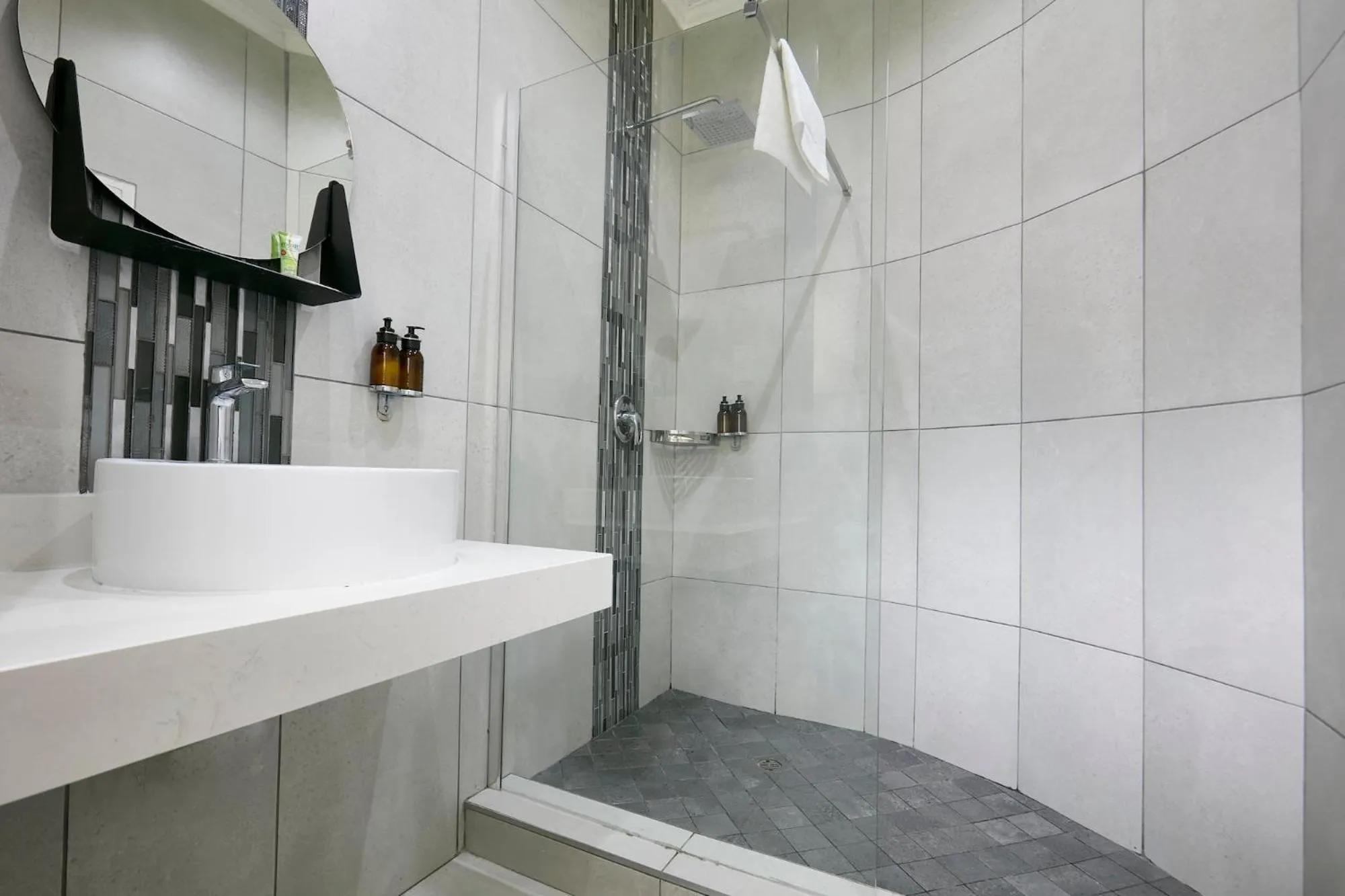 Shower in Cresta Marang Gardens Hotel