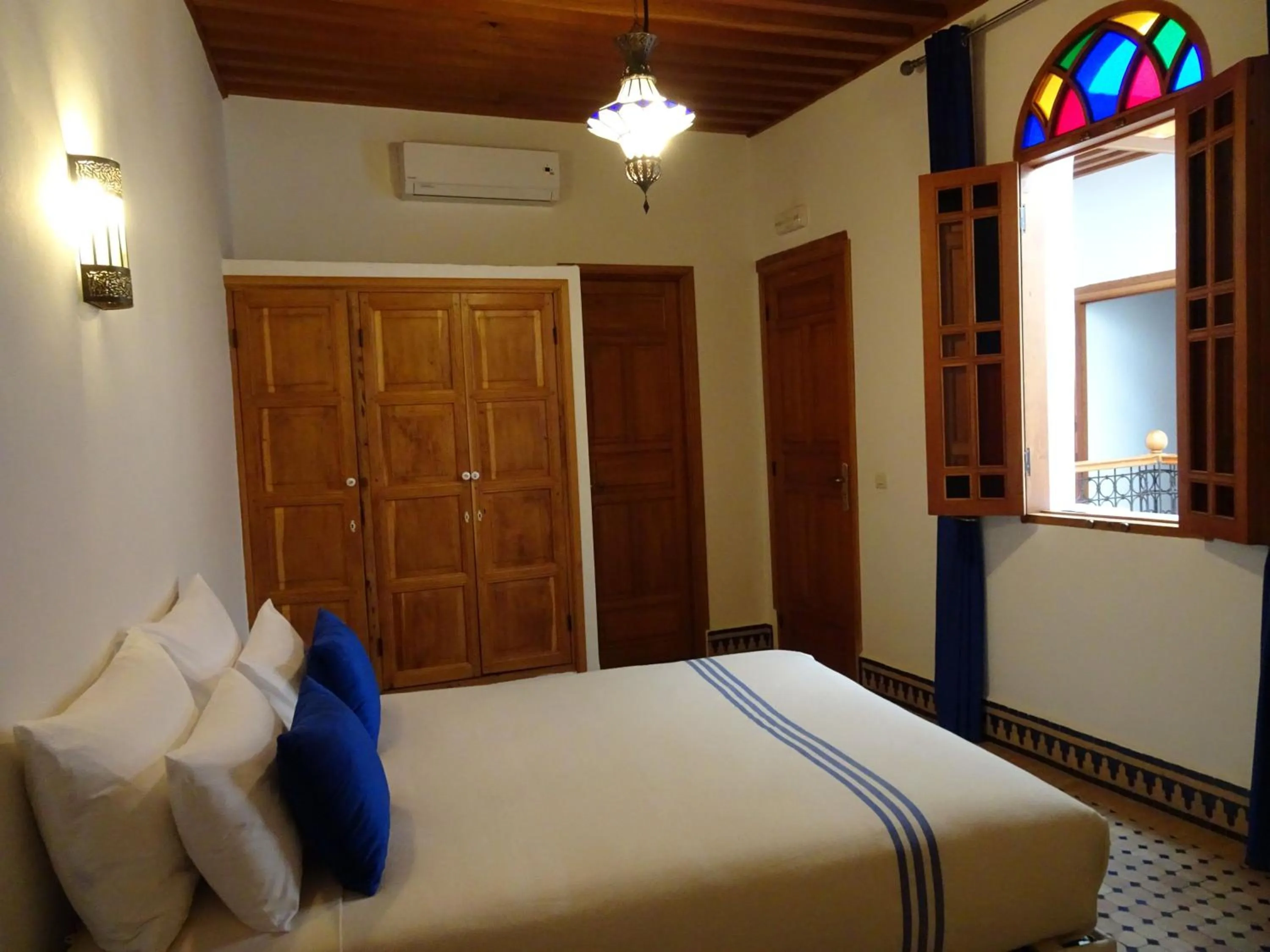Day, Bed in Riad Sabah