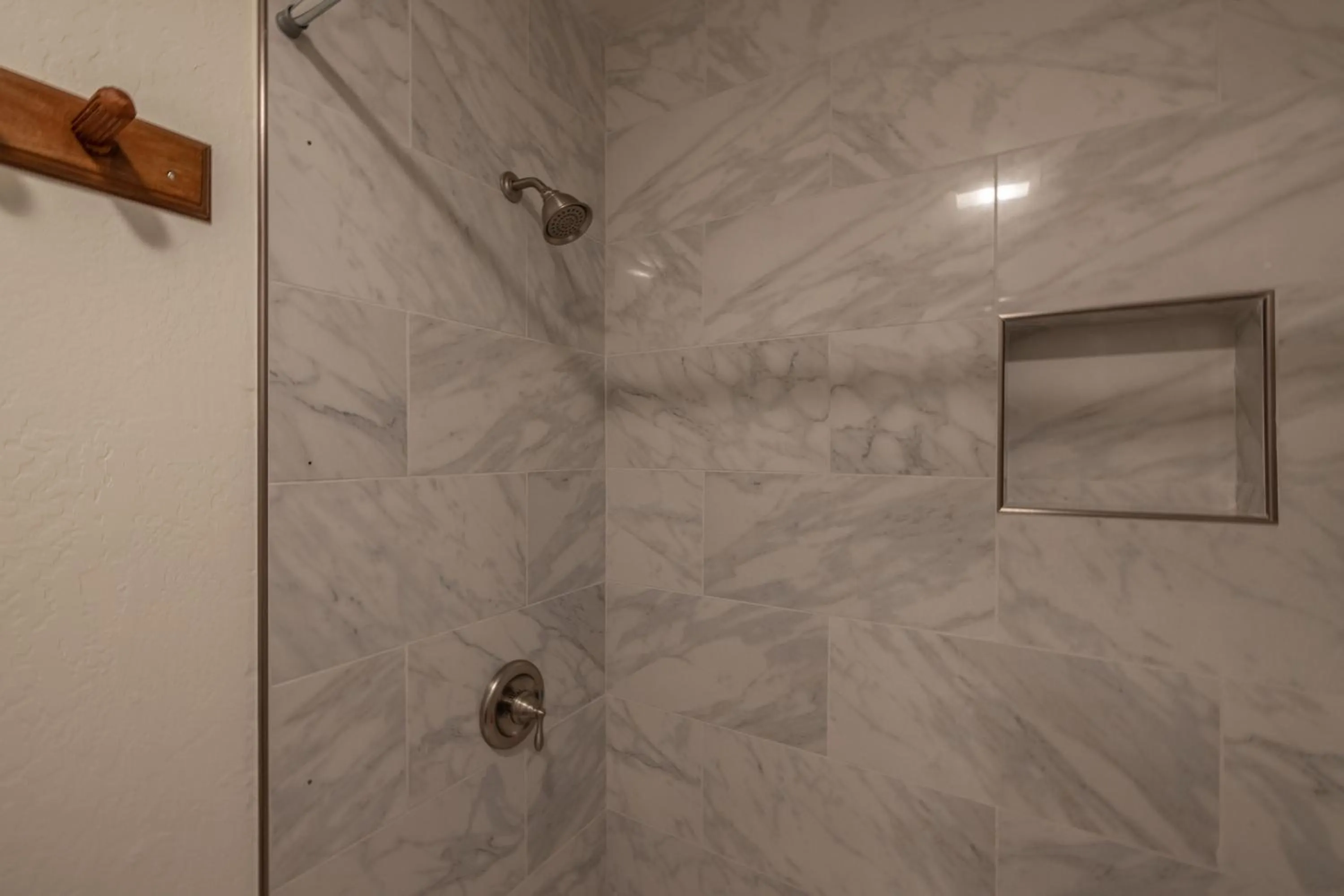 Shower in Big Bear Lakefront Lodge