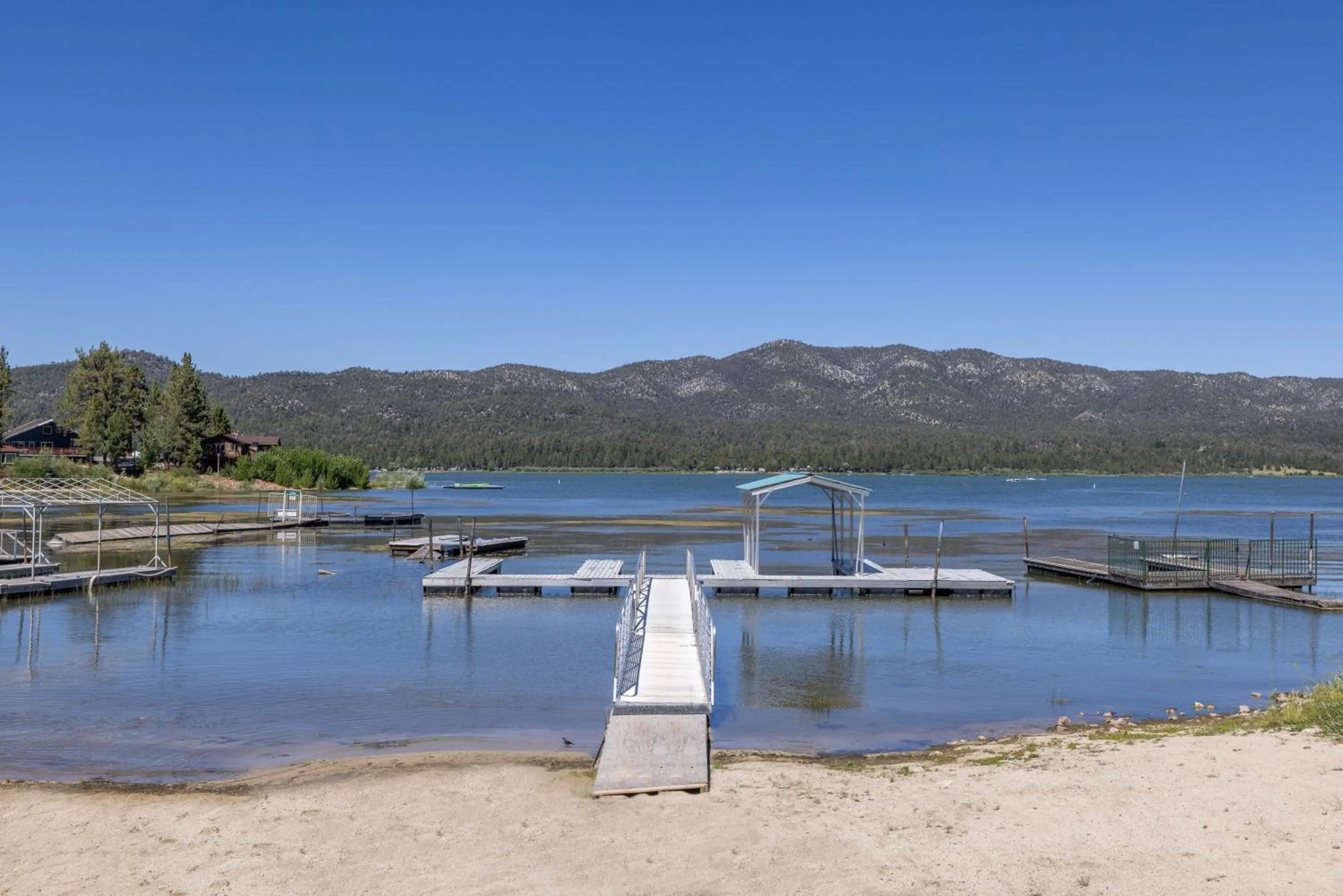 Natural landscape in Big Bear Lakefront Lodge