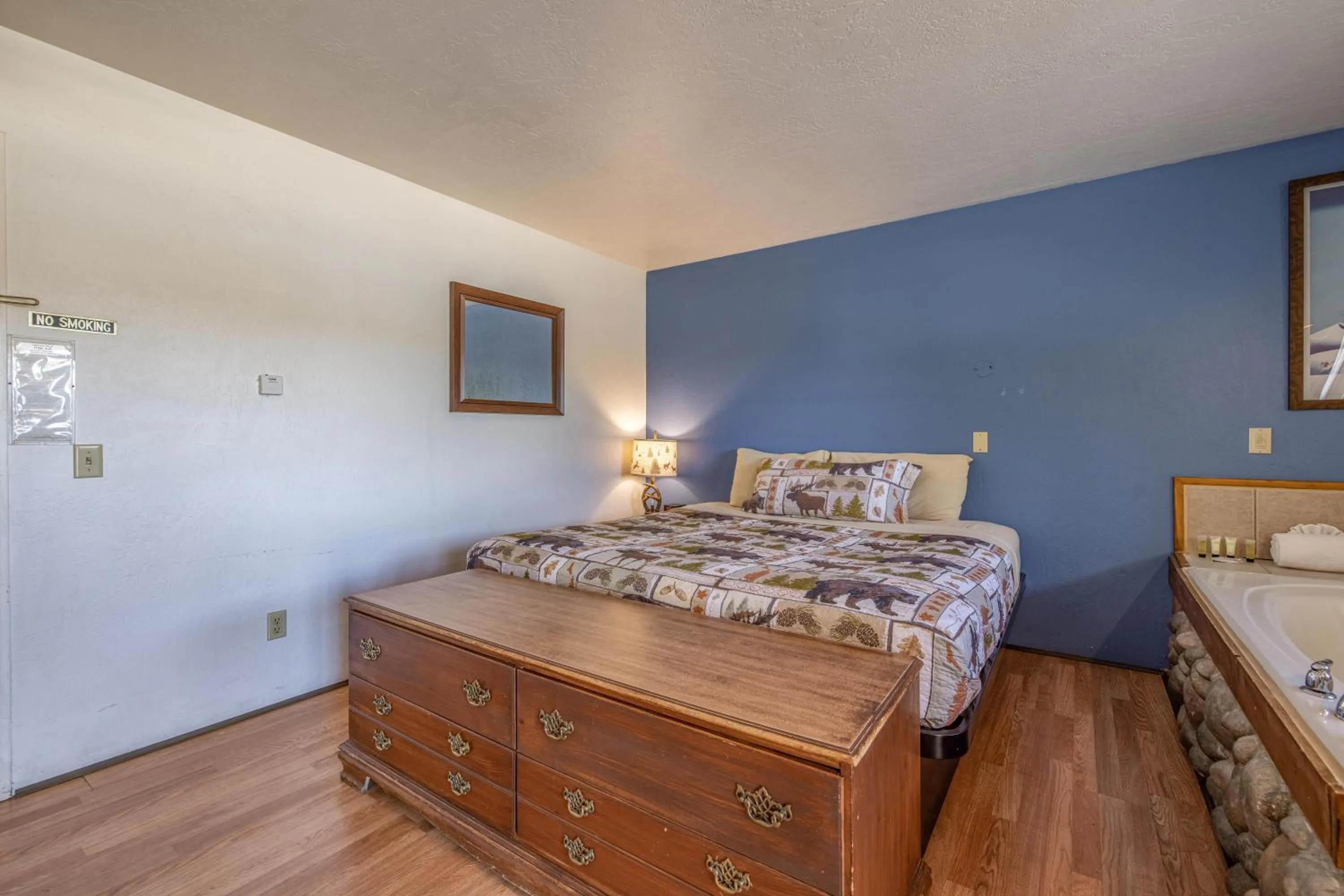 Bed in Big Bear Lakefront Lodge