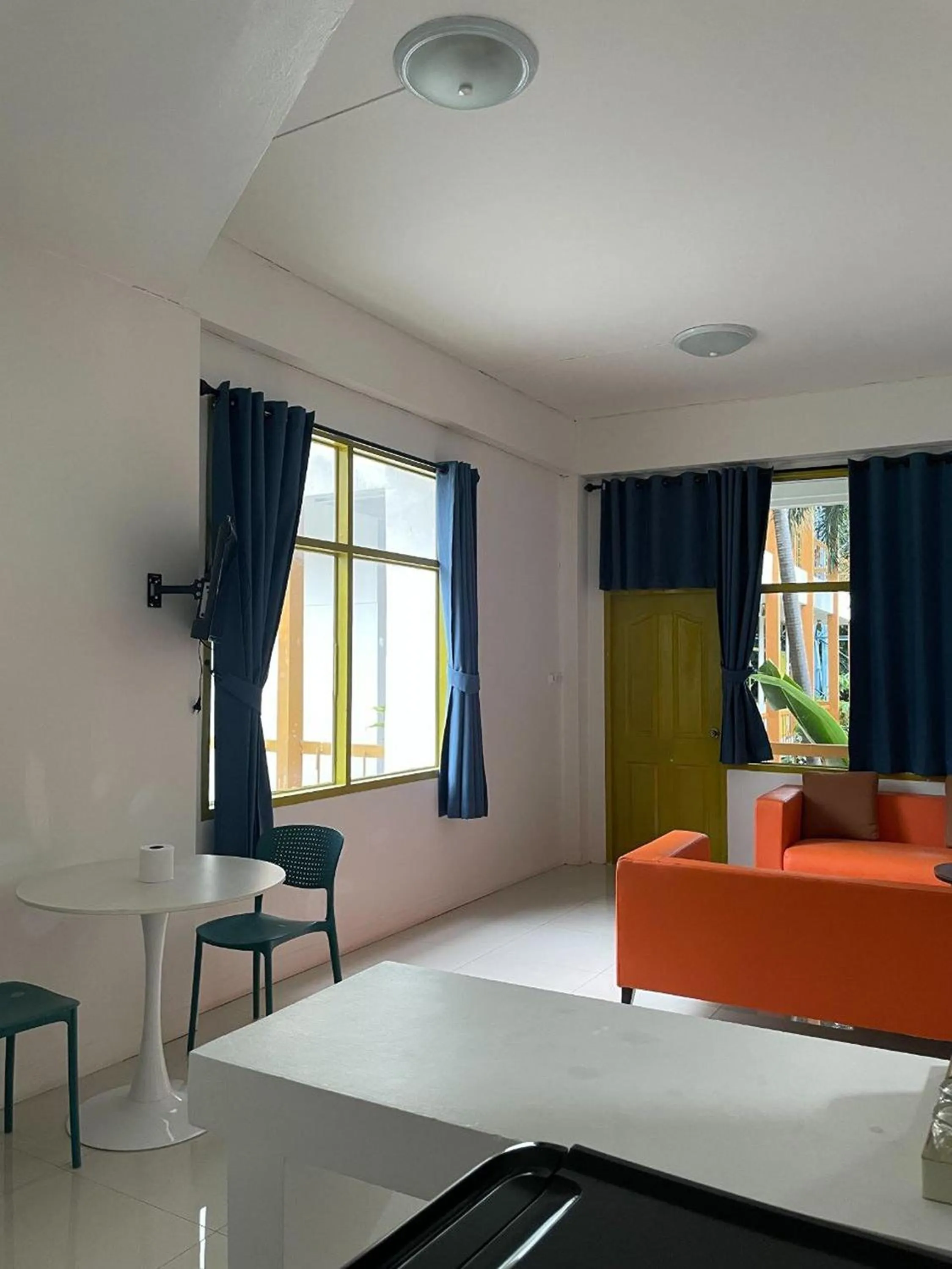 Photo of the whole room, Bed in Happy 2 Hotel Patunam