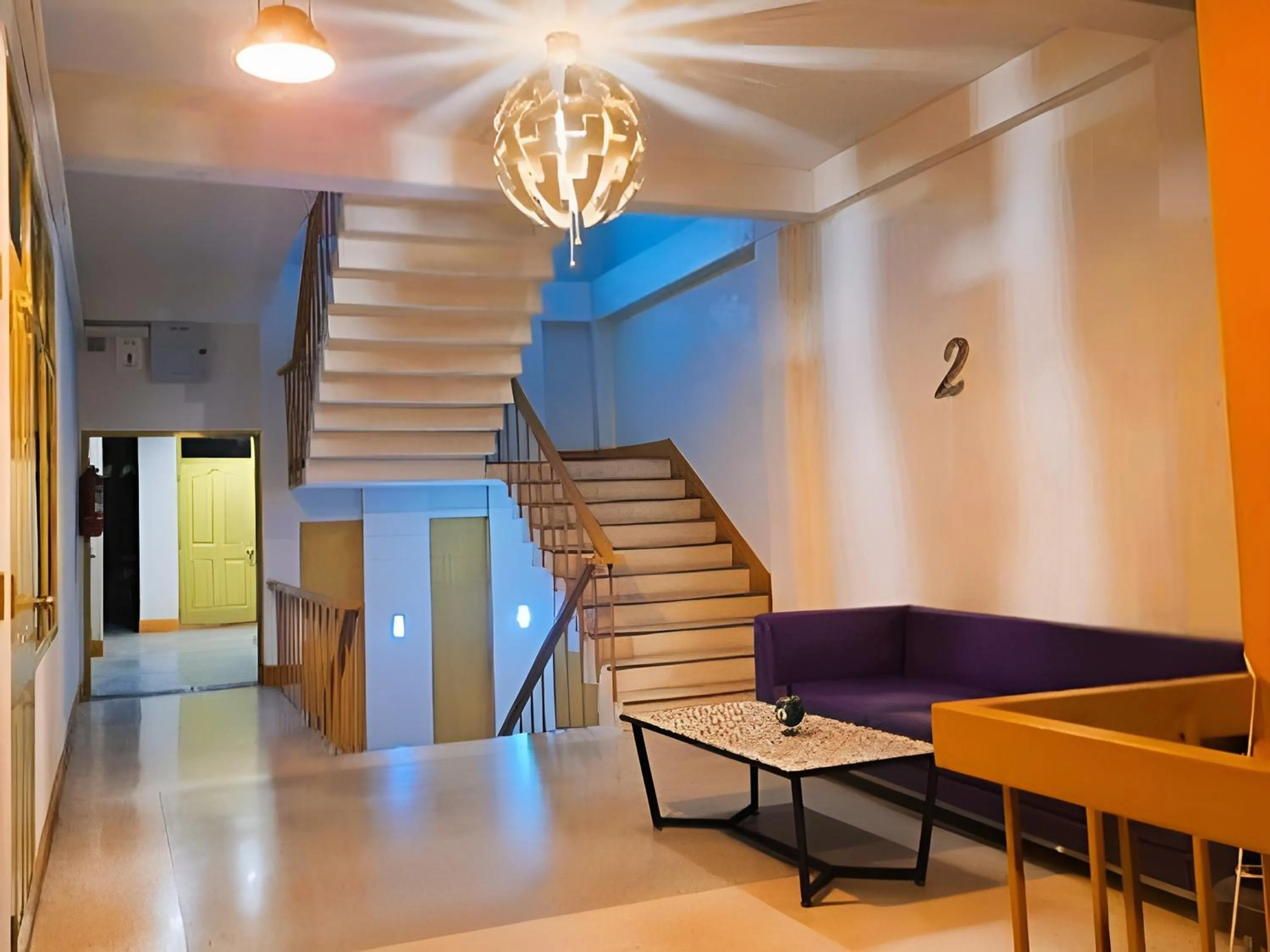 Seating area in Happy 2 Hotel Patunam