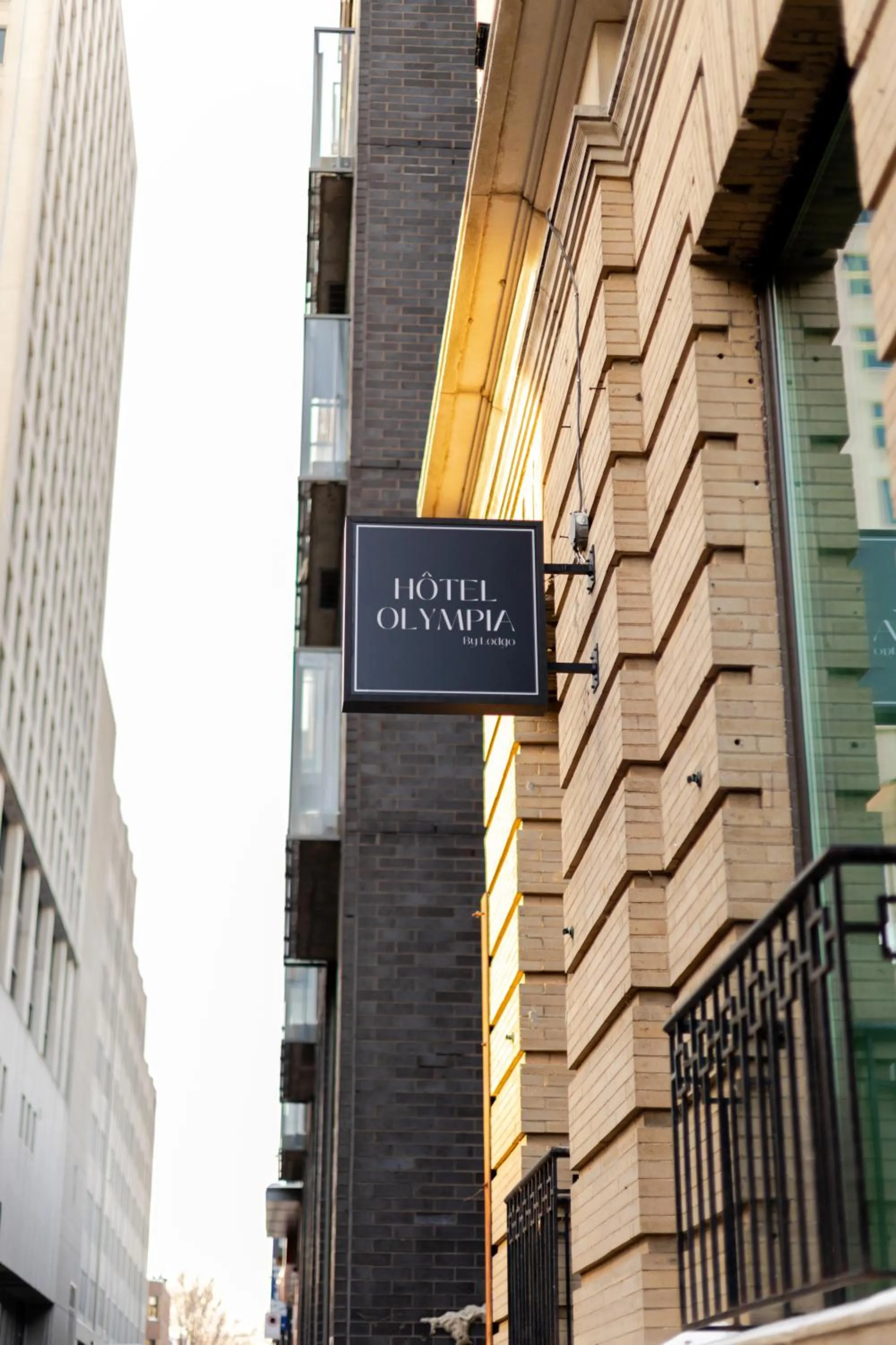 Olympia Hotel by Lodgo