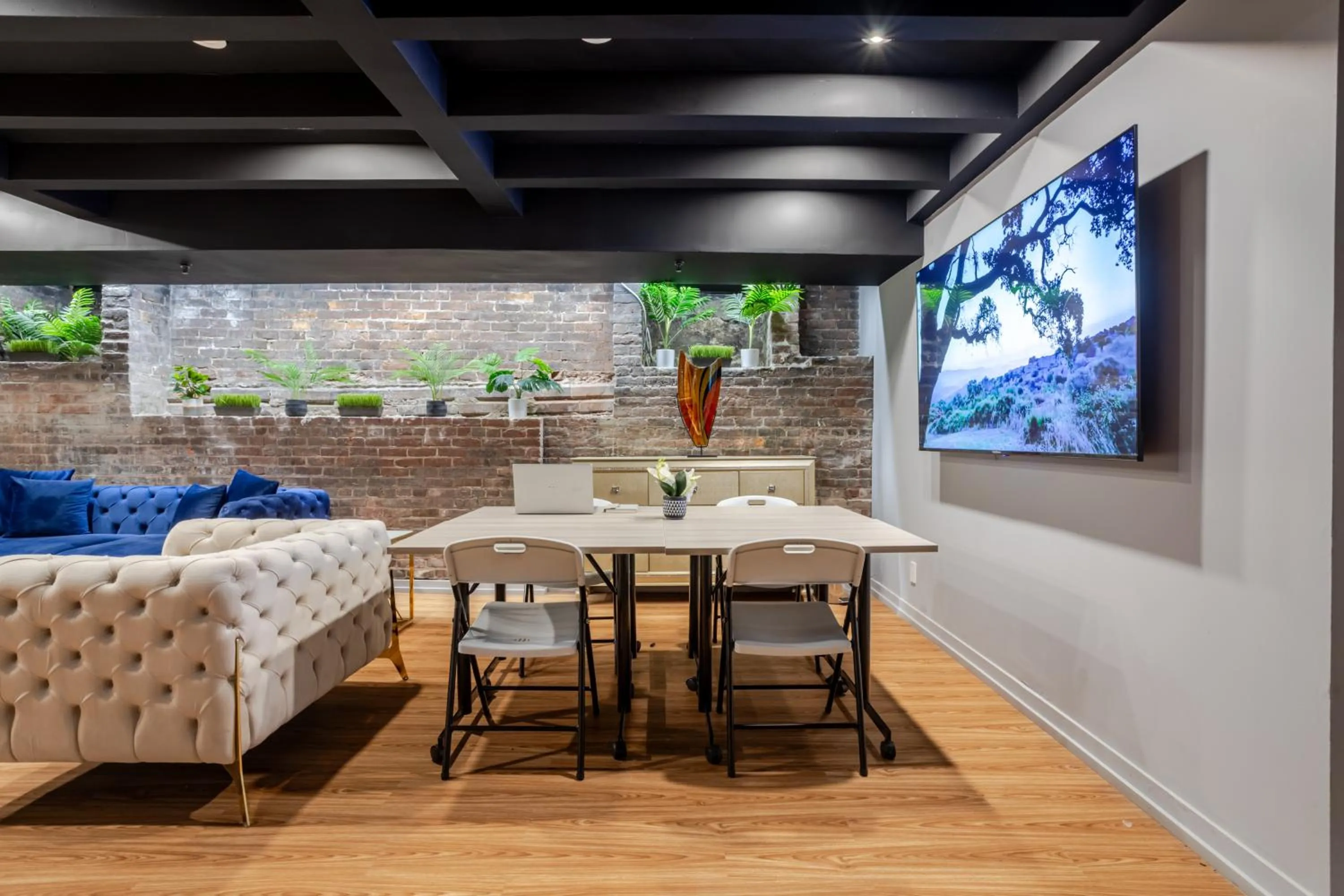 TV and multimedia in Olympia Hotel by Lodgo