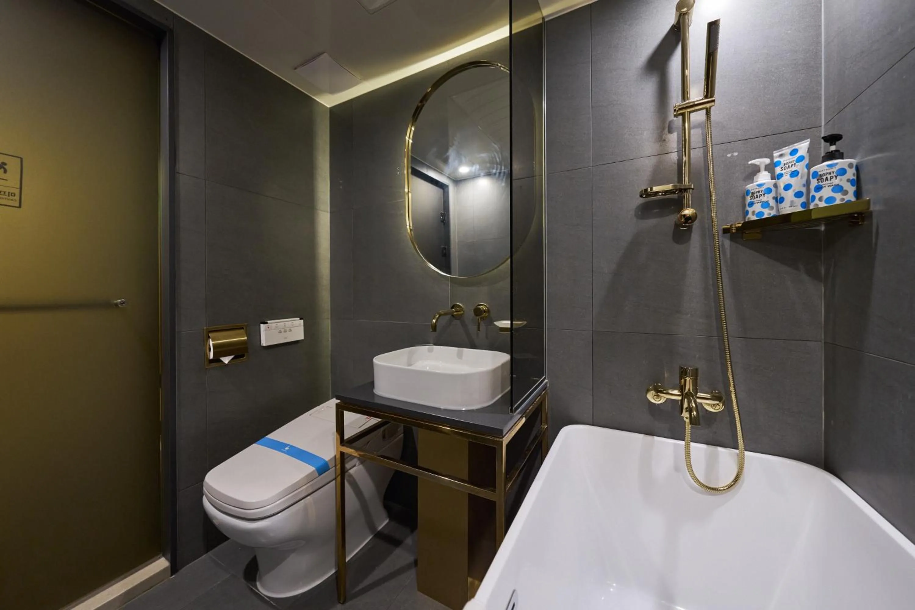 Toilet in Blueduck hotel