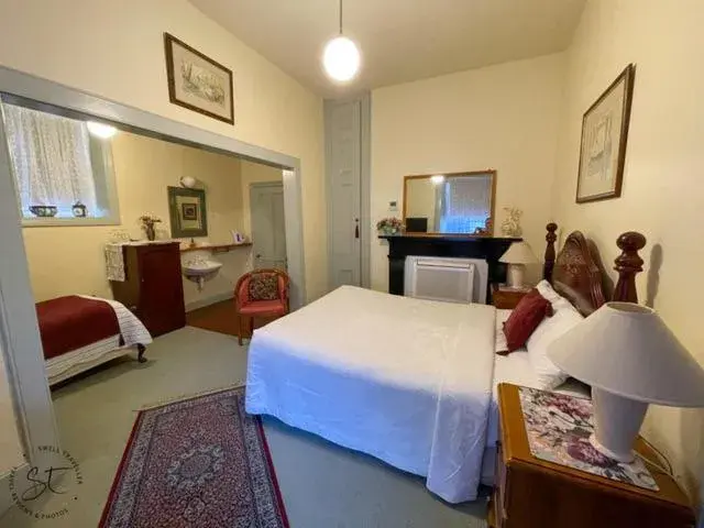 Twin Room - single occupancy in Victoria House Twin Room - single occupancy in Victoria House