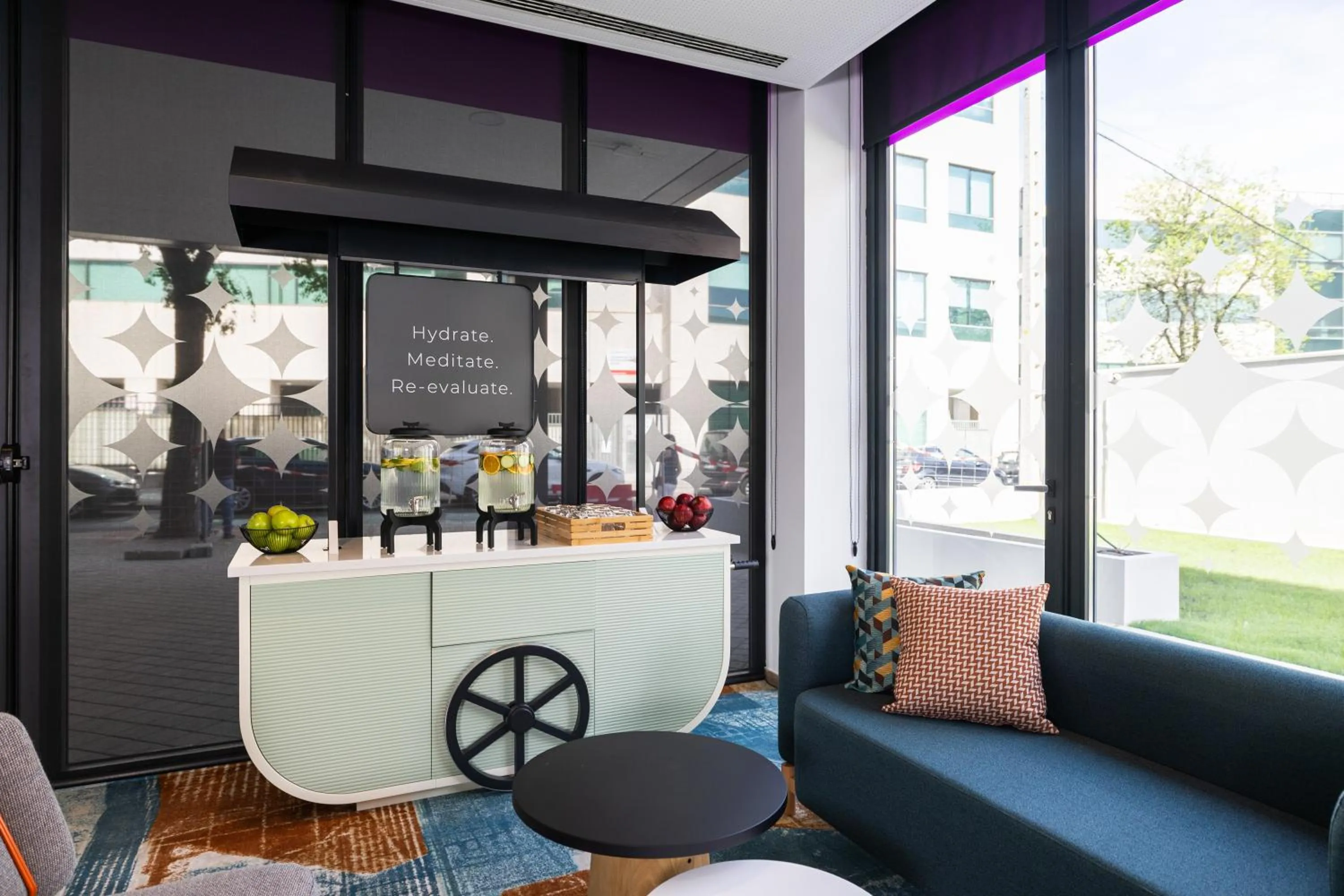 Living room in Spark By Hilton Madrid Alcala