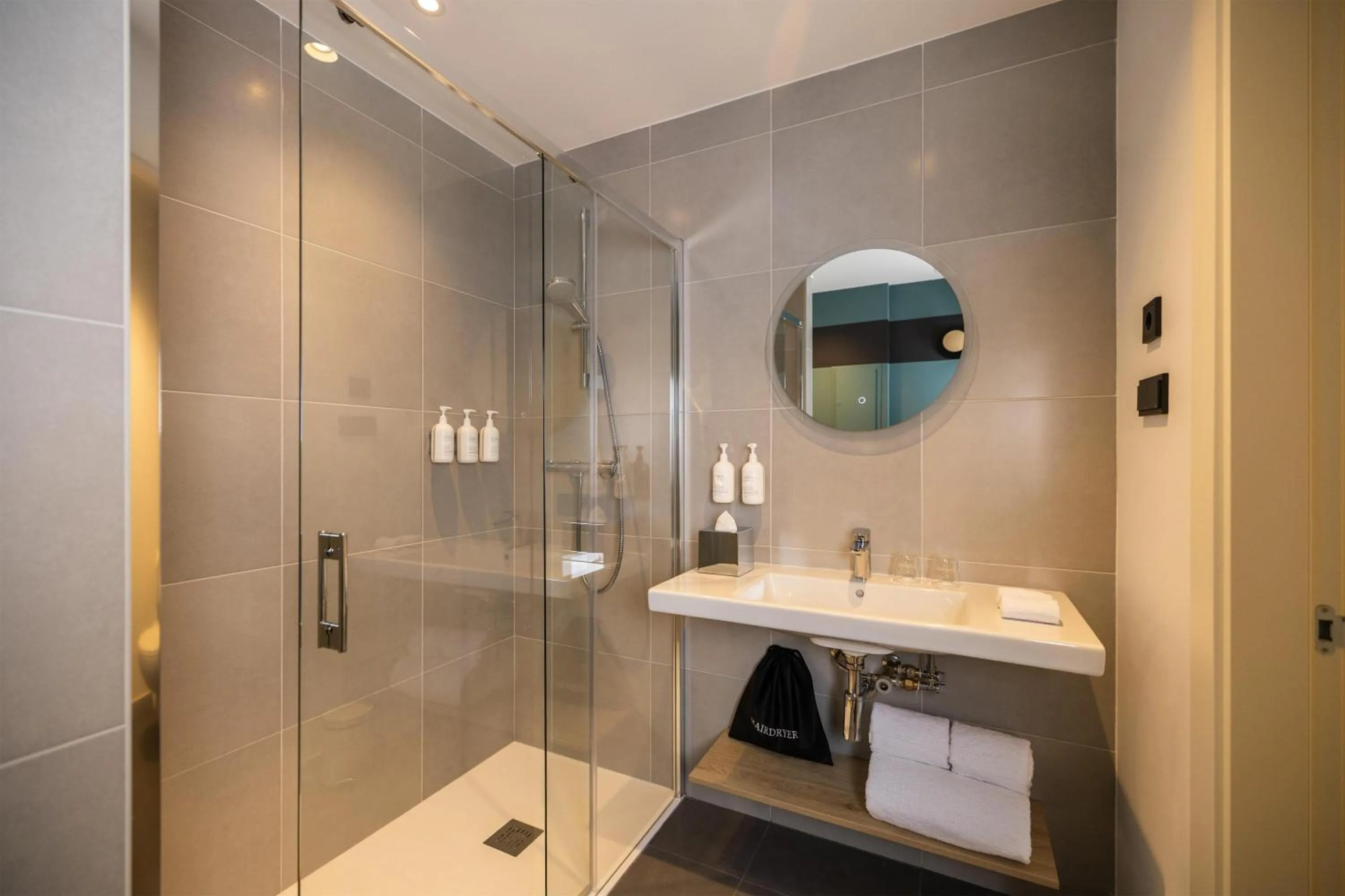 Bathroom in Spark By Hilton Madrid Alcala