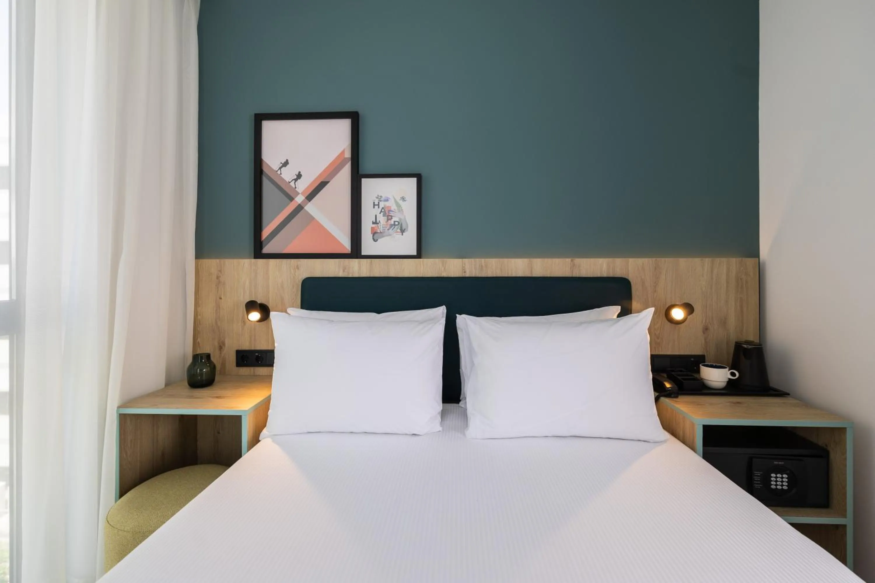 Bed in Spark By Hilton Madrid Alcala