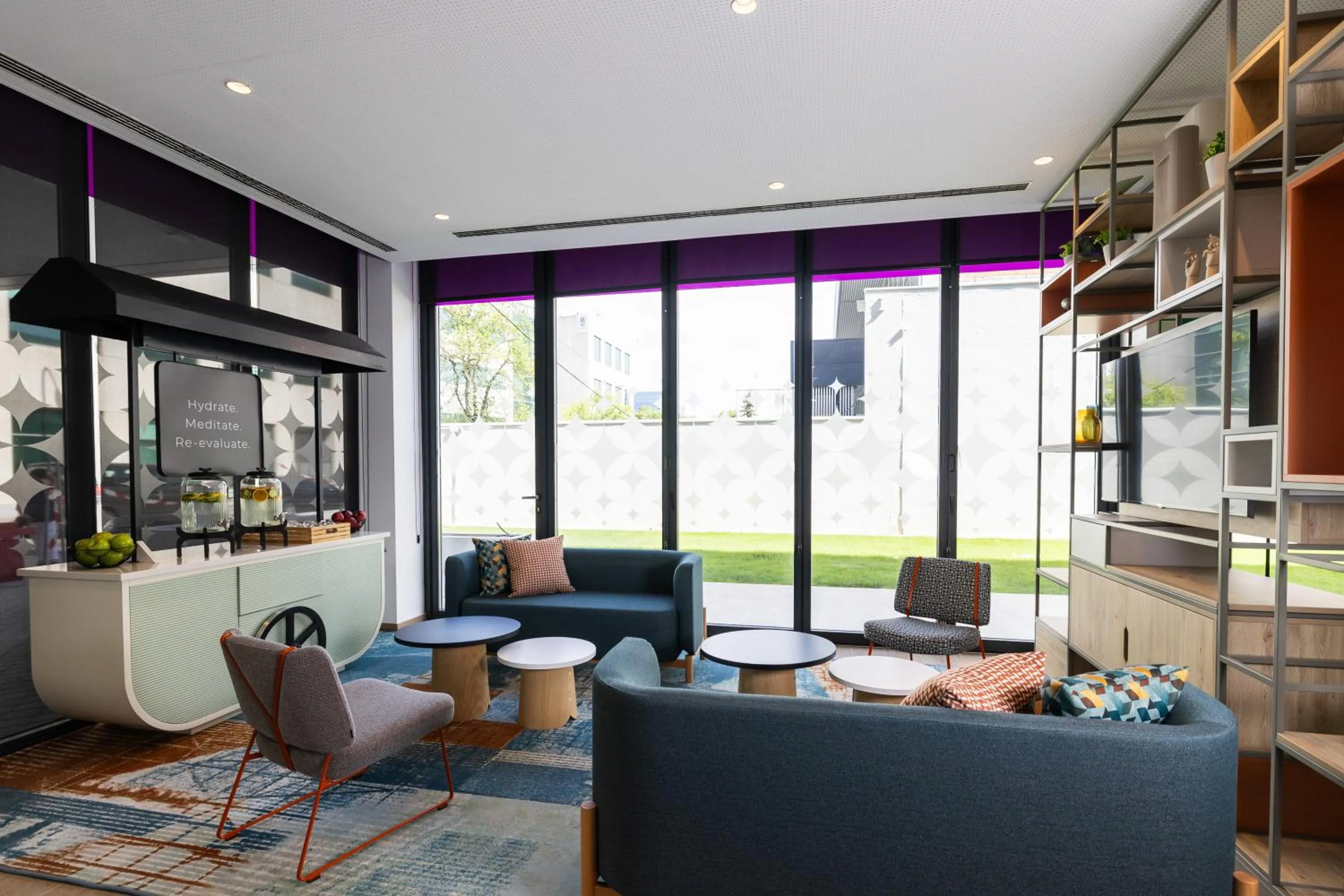 Living room in Spark By Hilton Madrid Alcala