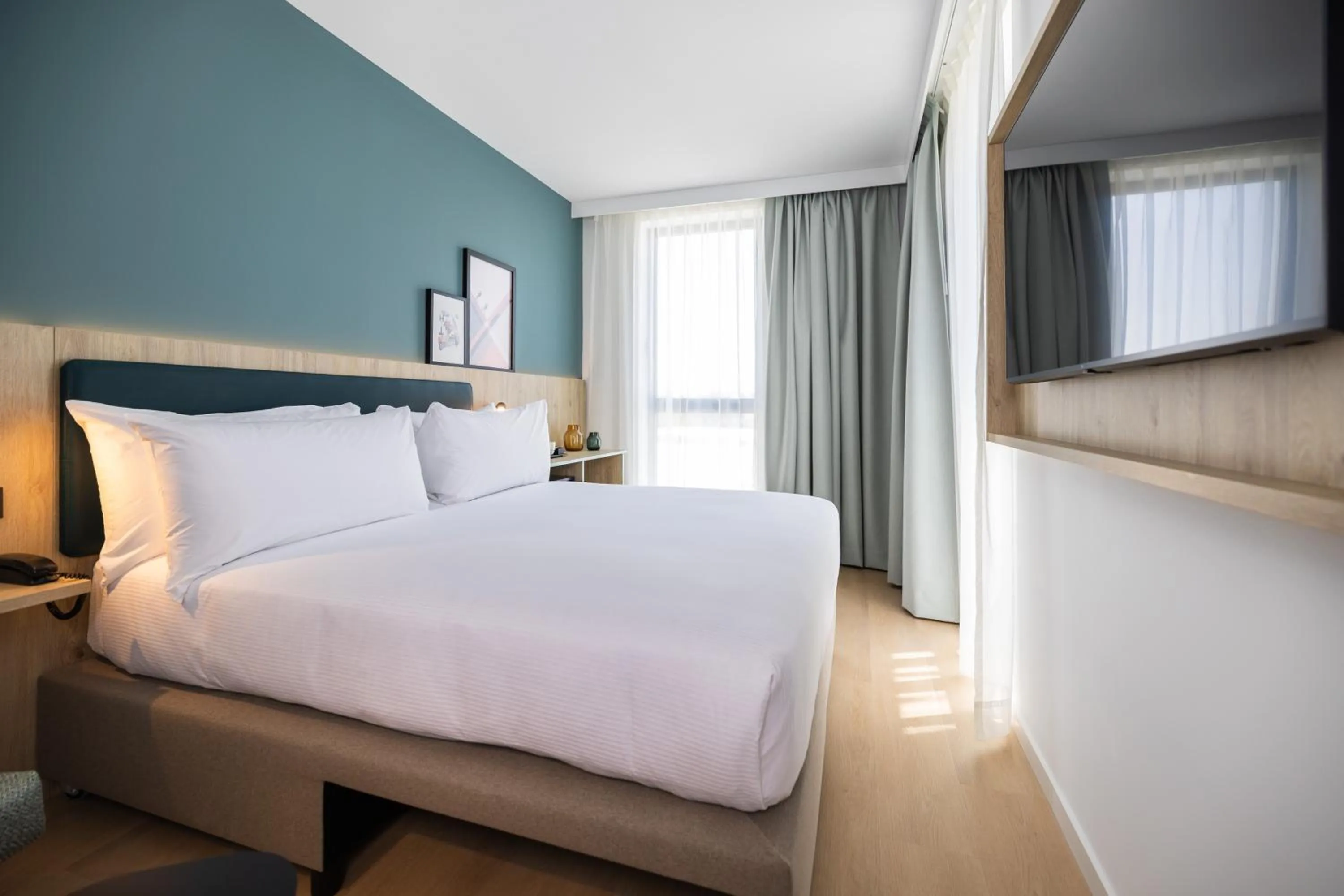 Bed in Spark By Hilton Madrid Alcala