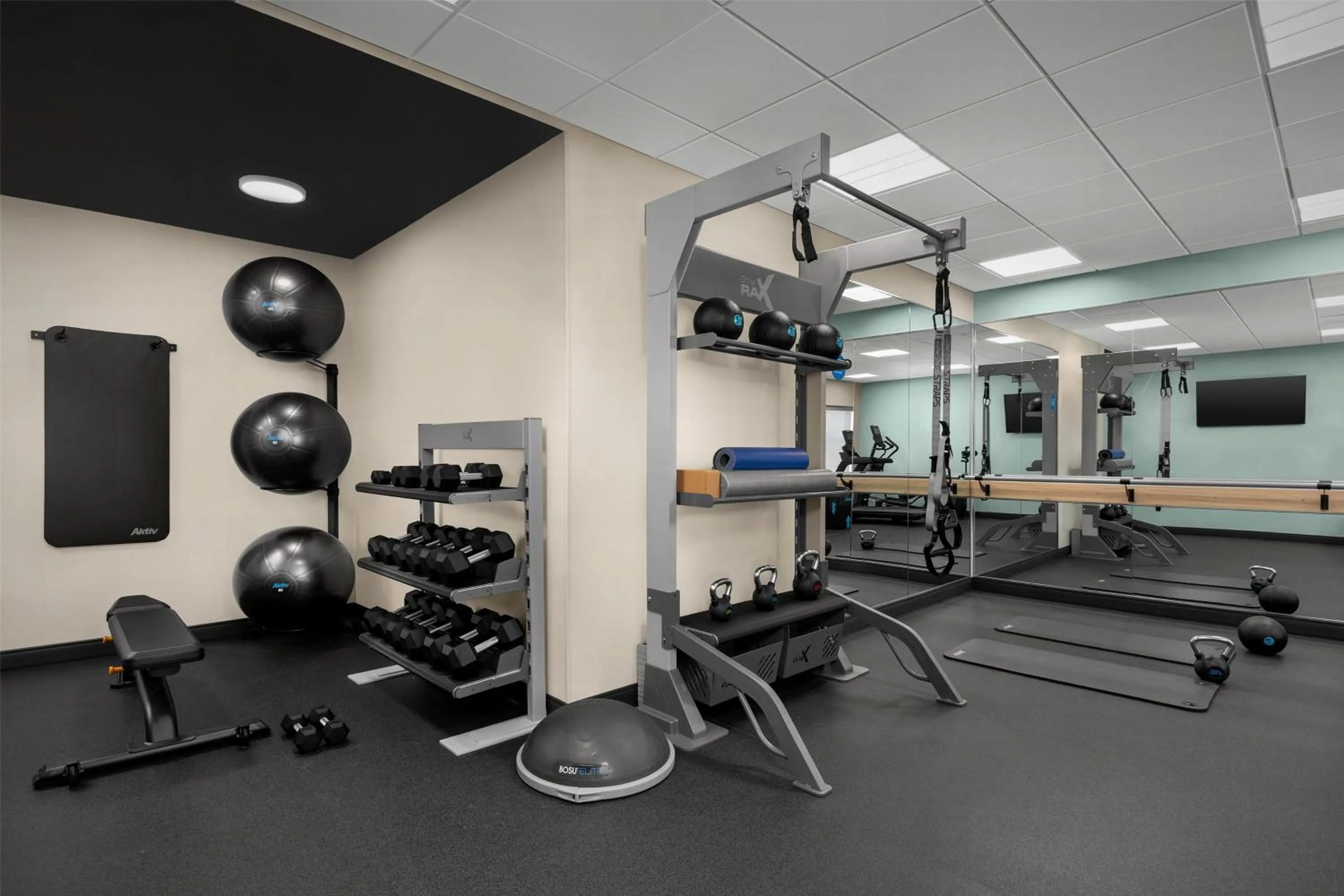 Fitness centre/facilities in Tru By Hilton Joliet Plainfield