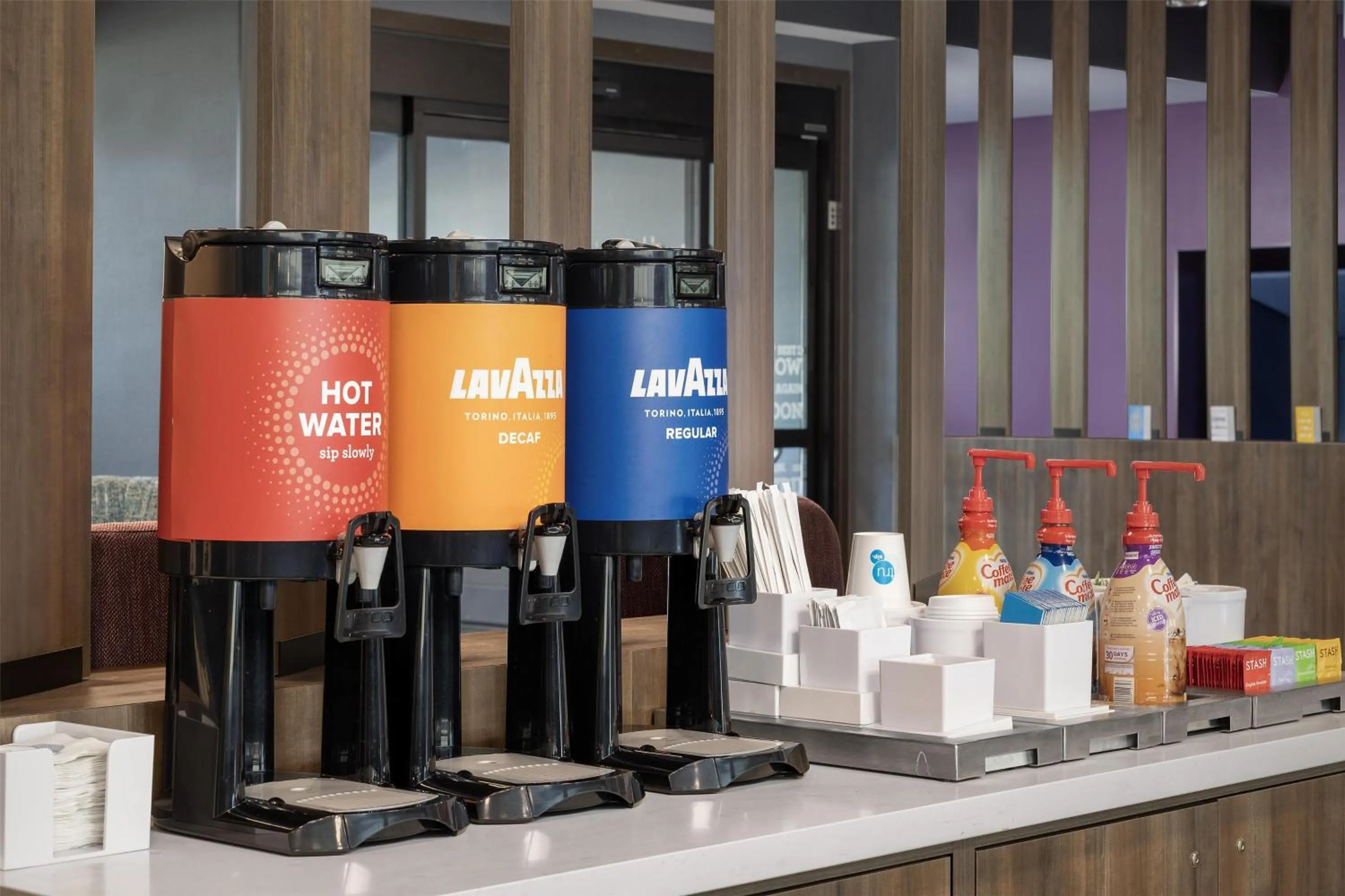 Dining area in Tru By Hilton Joliet Plainfield