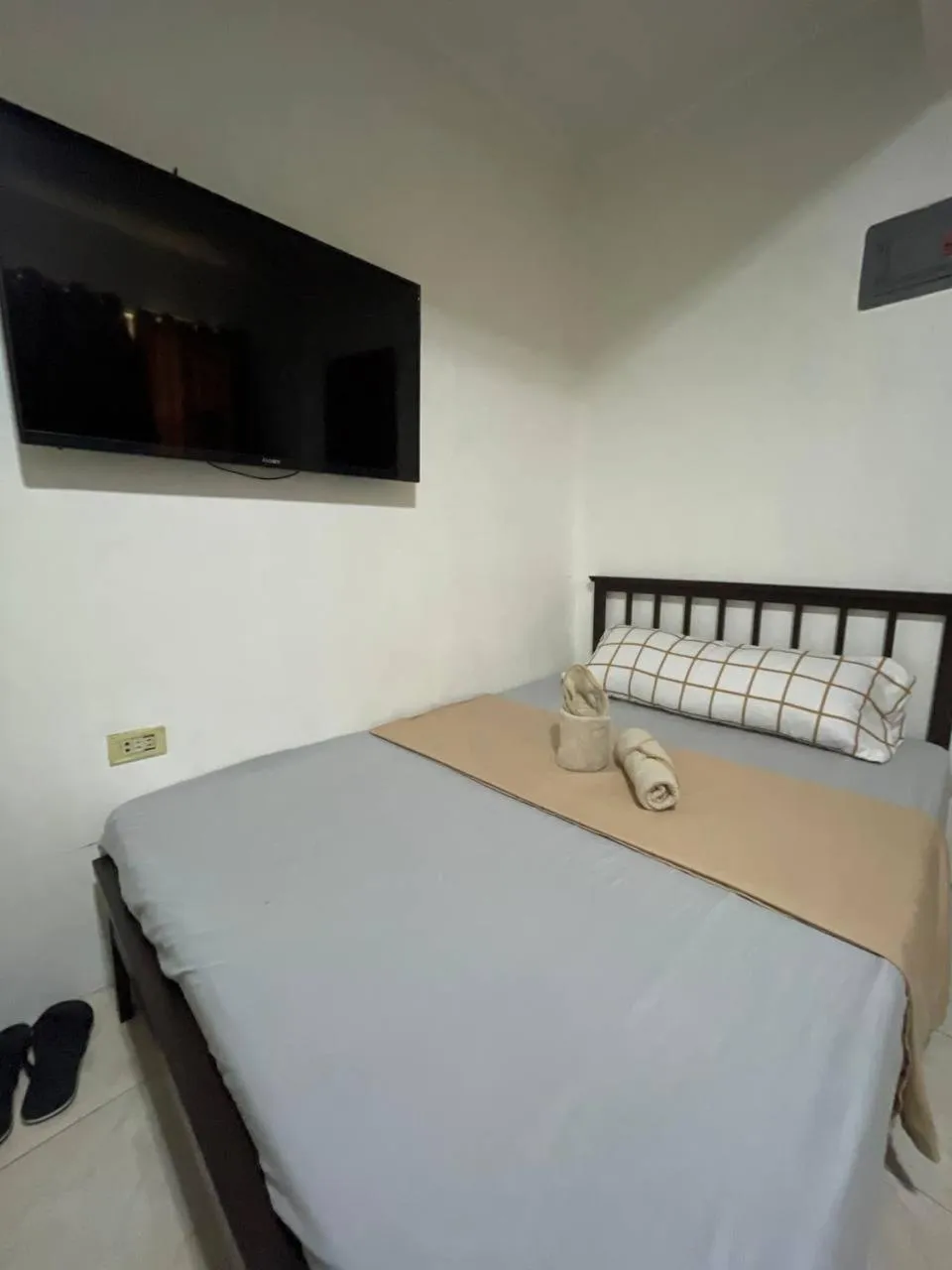 Bed in D and A Transient Inn Taguig