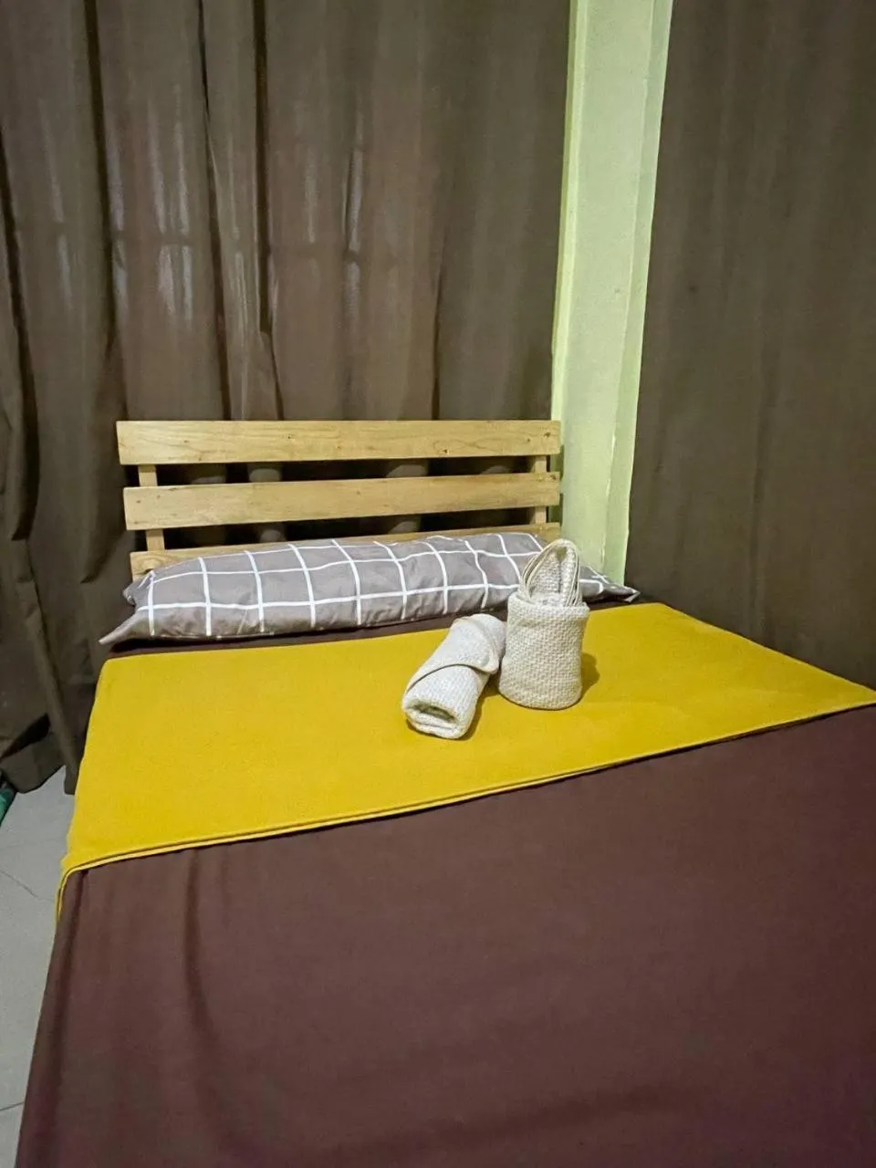 Bed in D and A Transient Inn Taguig